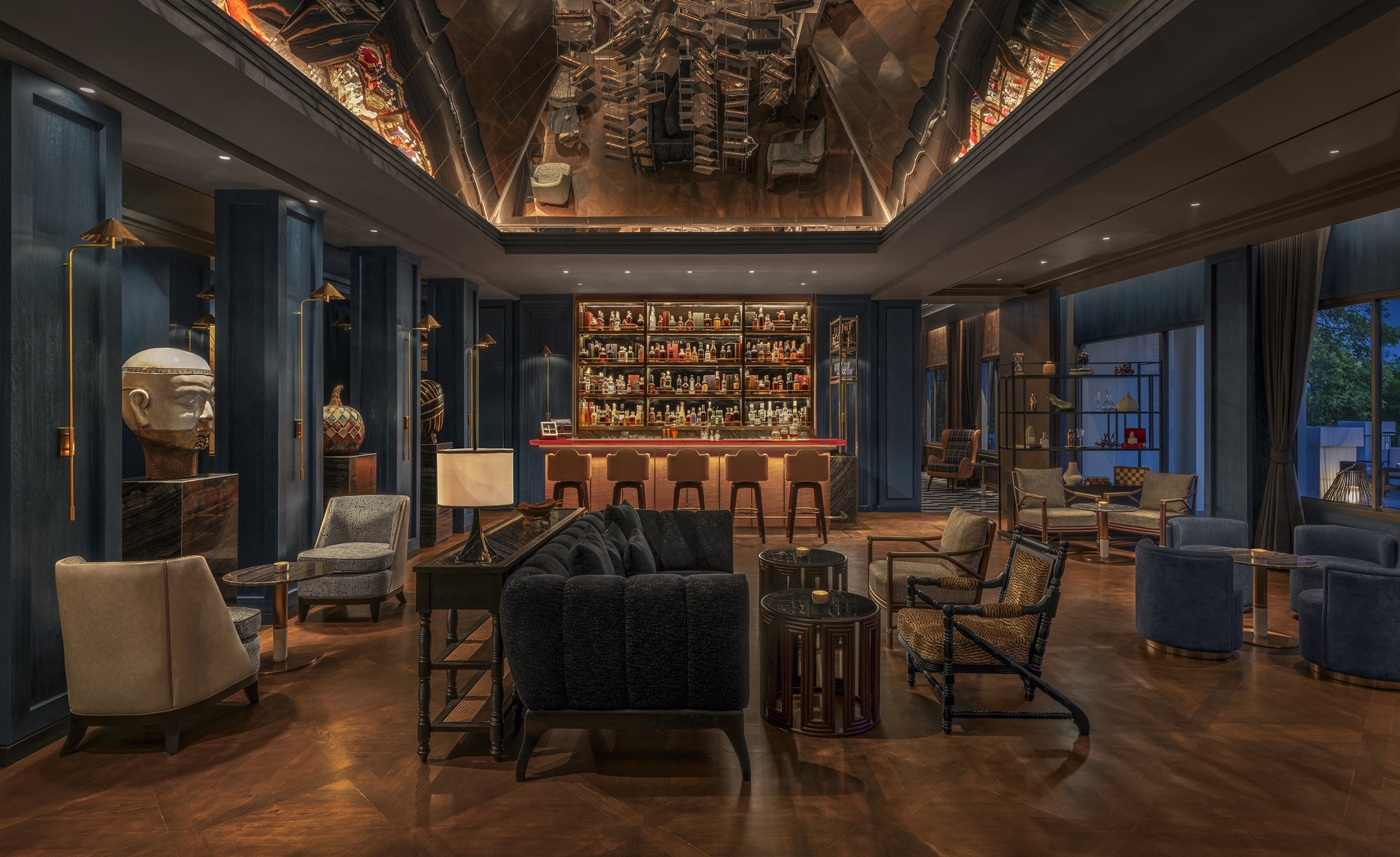 The Ledger Bar บรรยากาศยามพลบค่ำ