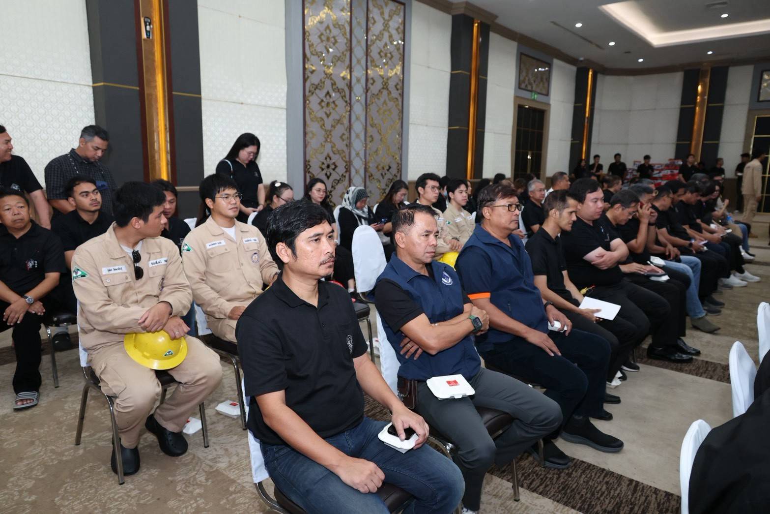 ภาพบรรยากาศการแถลงข่าวรวมพลังช่างไทย