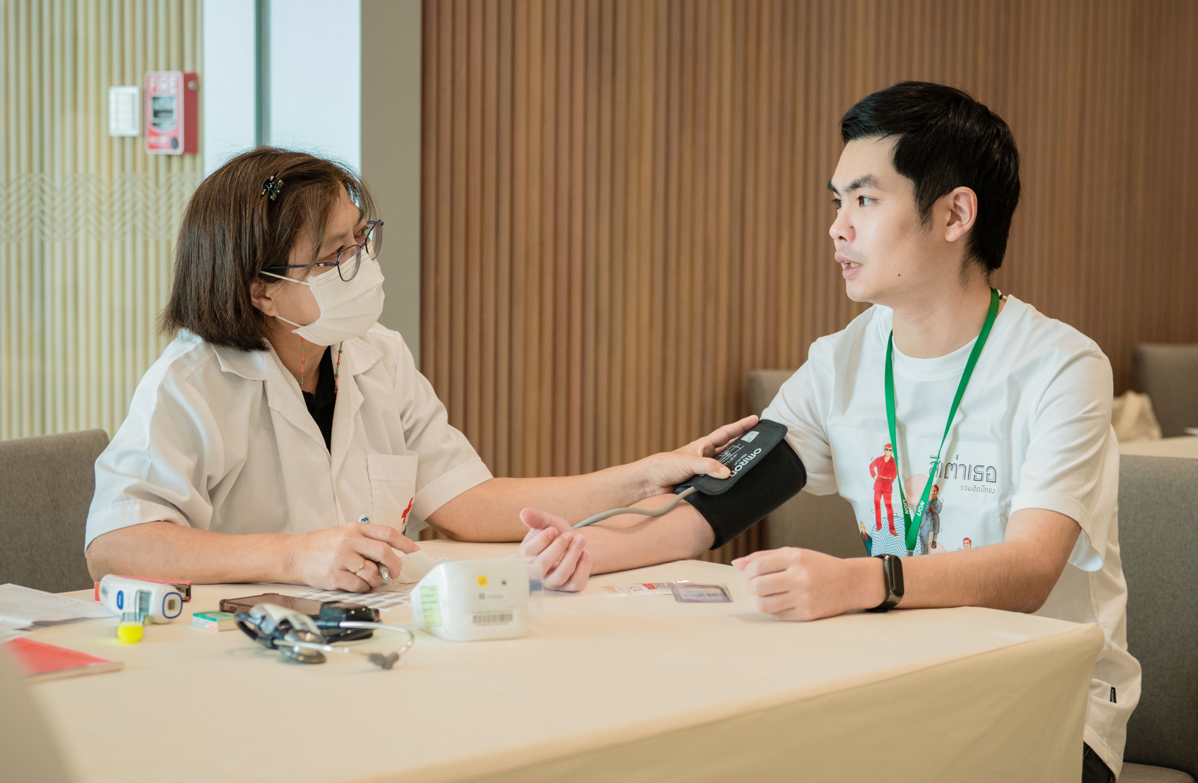 ผู้บริหารและพนักงานร่วมบริจาคโลหิต ณ KingBridge Hall