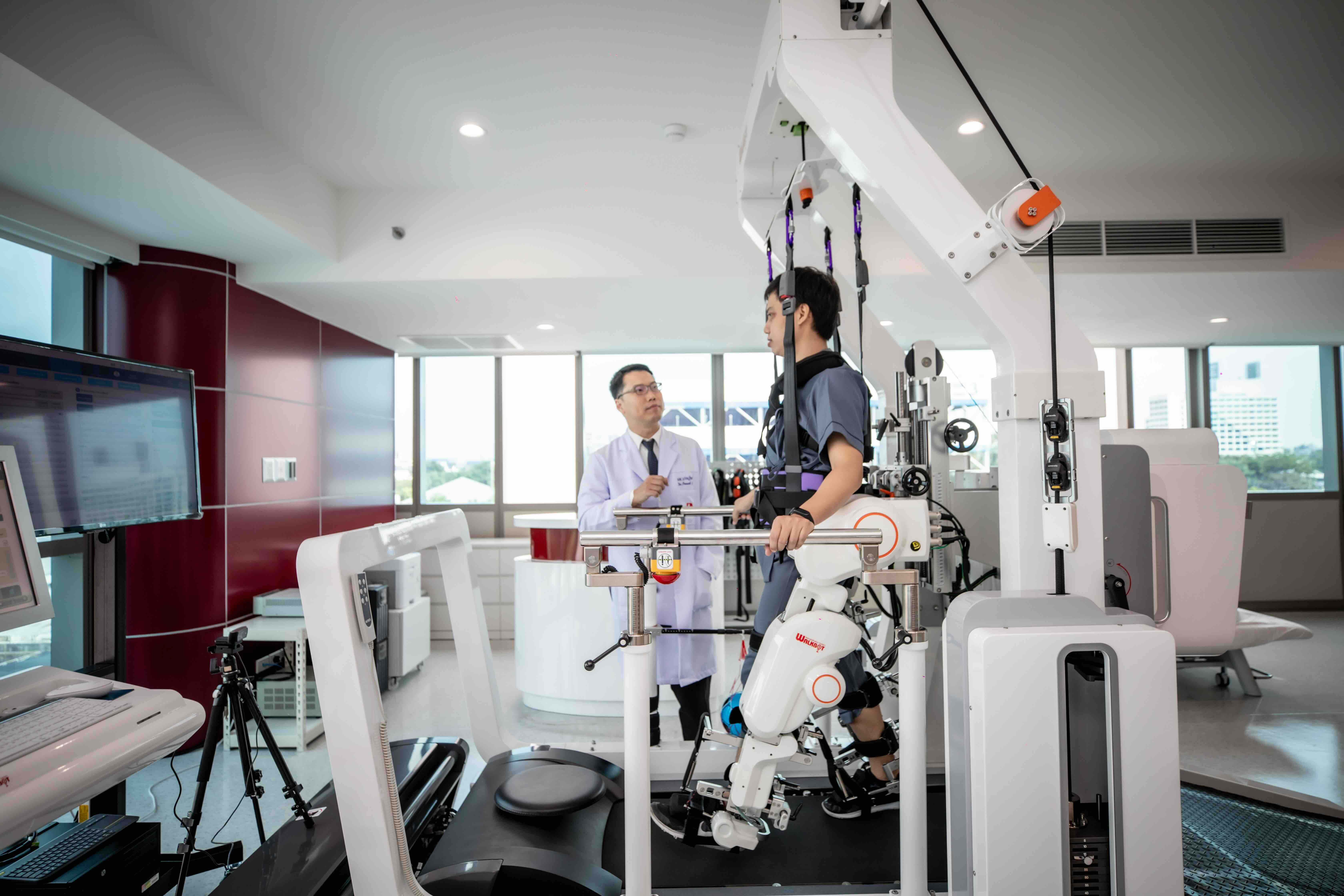 หุ่นยนต์ช่วยฝึกเดิน (Walkbot) ในการฟื้นฟูสมรรถภาพ