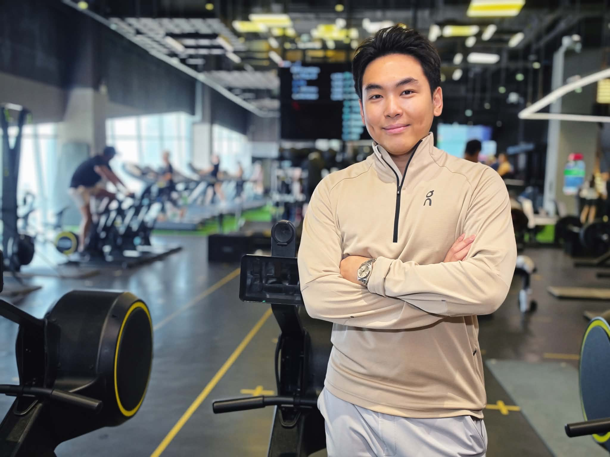 นายนวินธร จันทร์เจริญ (ท็อป) Co-Founder เพจ FRESH MONEY