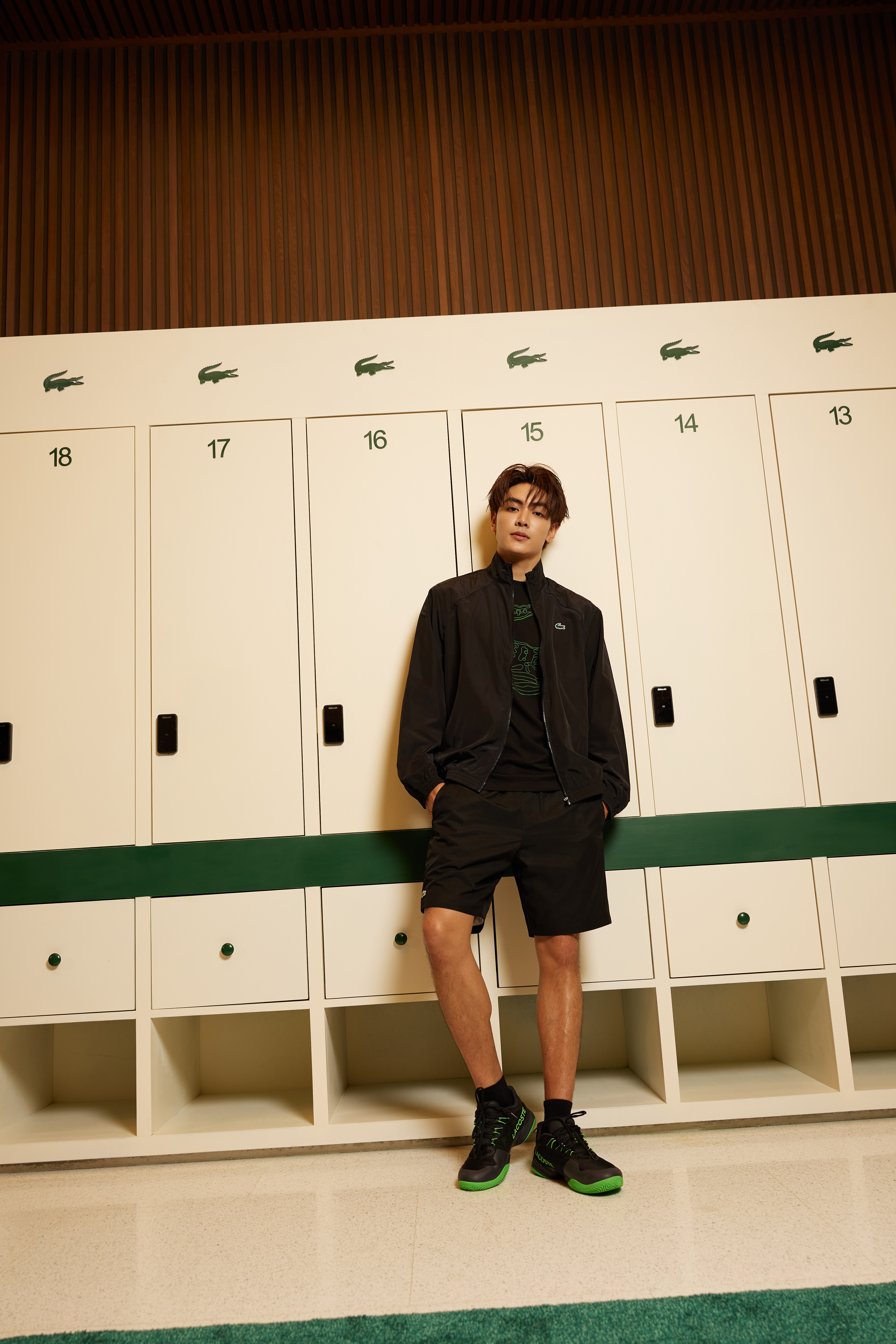 รายละเอียดการตกแต่งด้วยแรงบันดาลใจจากจระเข้สัญลักษณ์ของ Lacoste