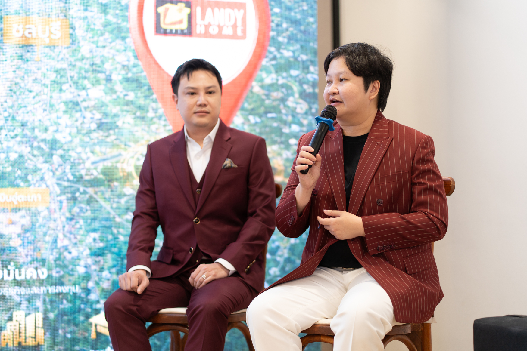 ภาพผู้บริหารแลนดี้โฮมและเอ็มบิ้วดิ้ง