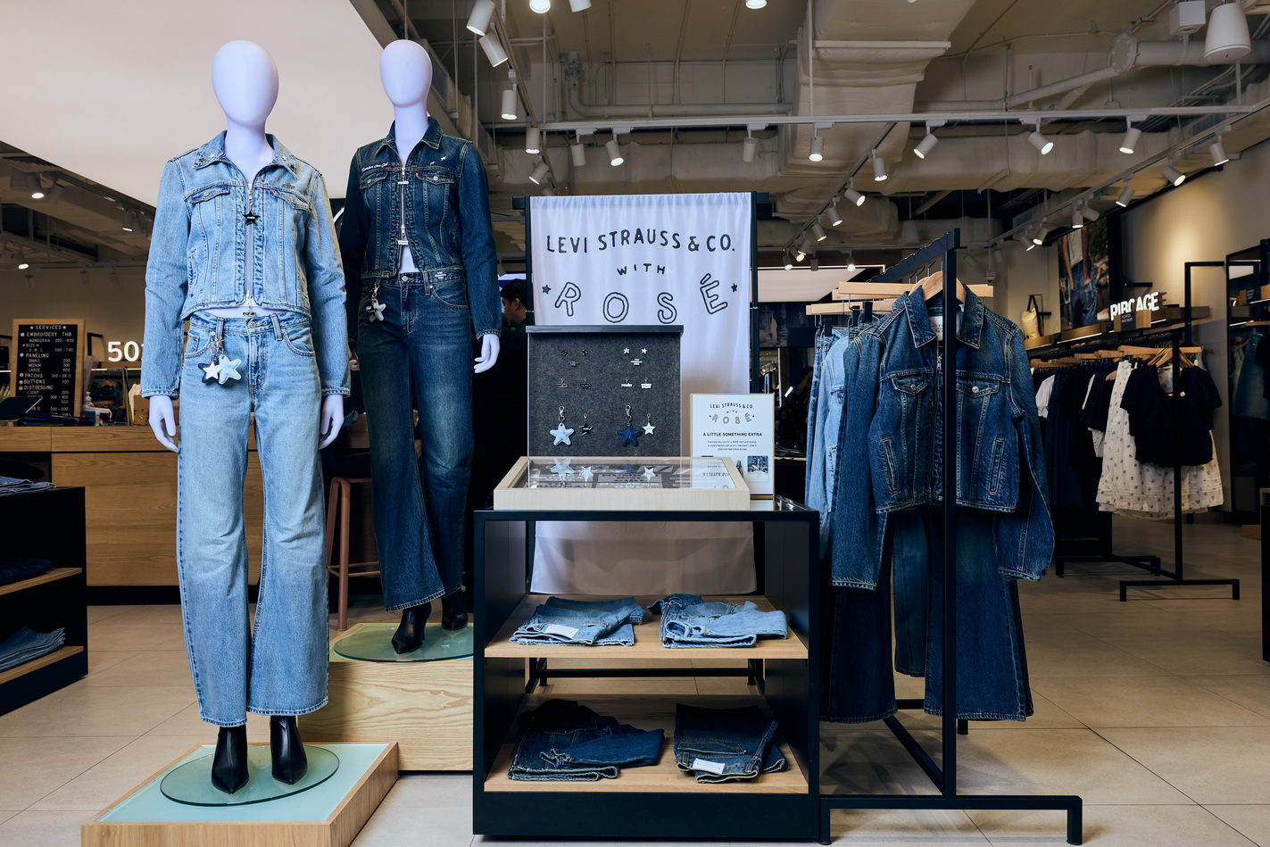 ไอเทม Levi’s® x ROSÉ Collection