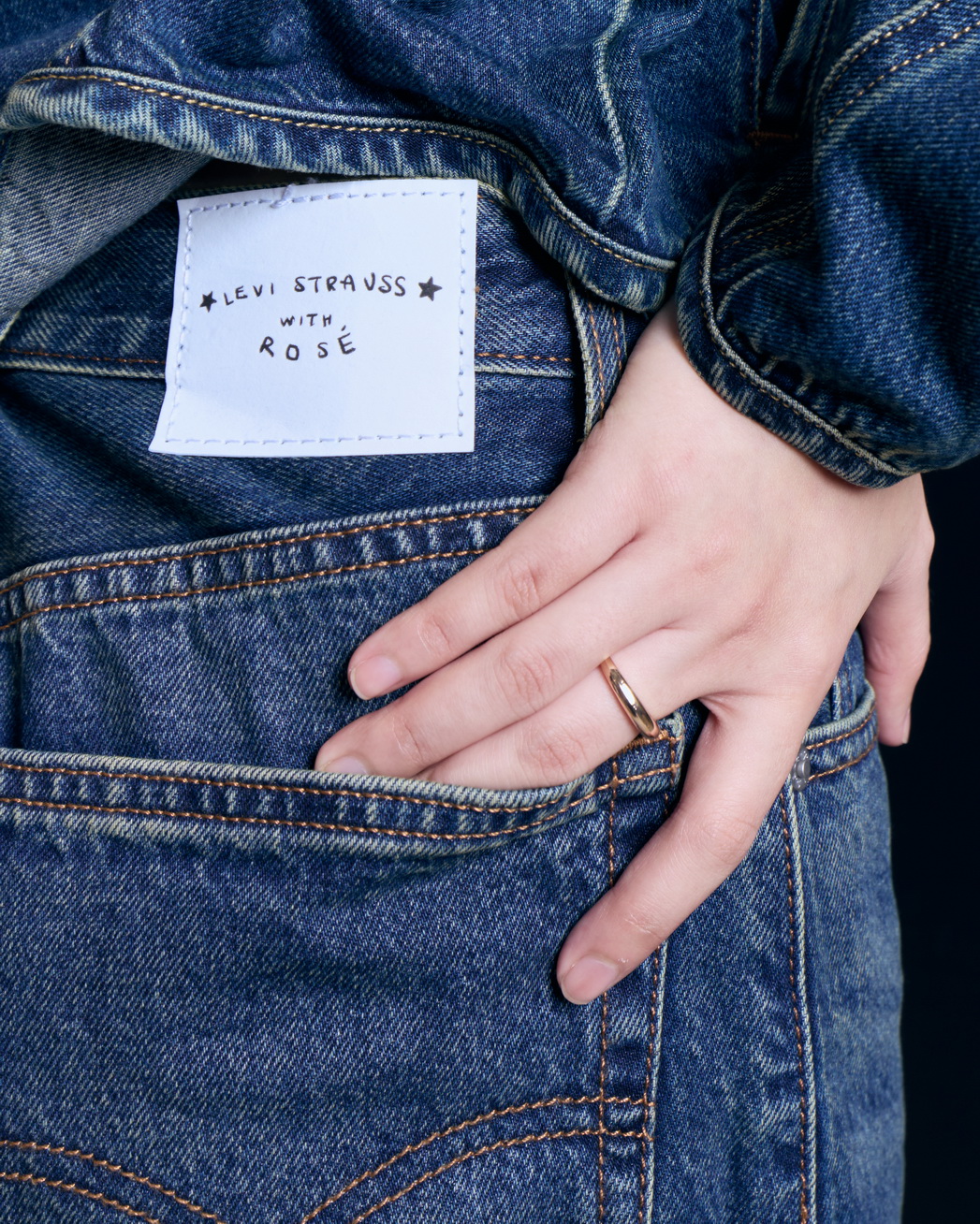 รายละเอียดไอเทม Levi’s® x ROSÉ