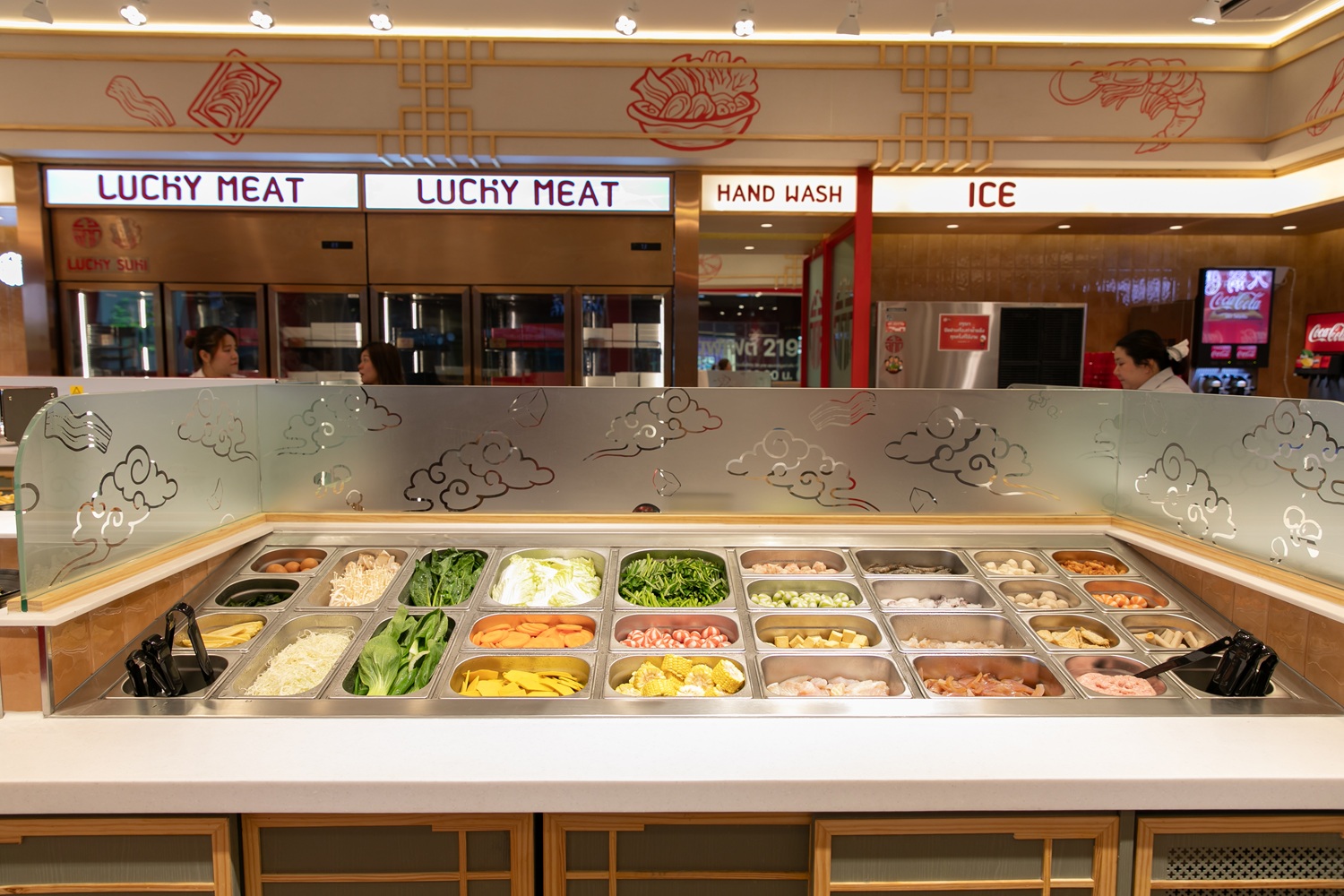 ภาพบรรยากาศเปิด Lucky Suki Marché
