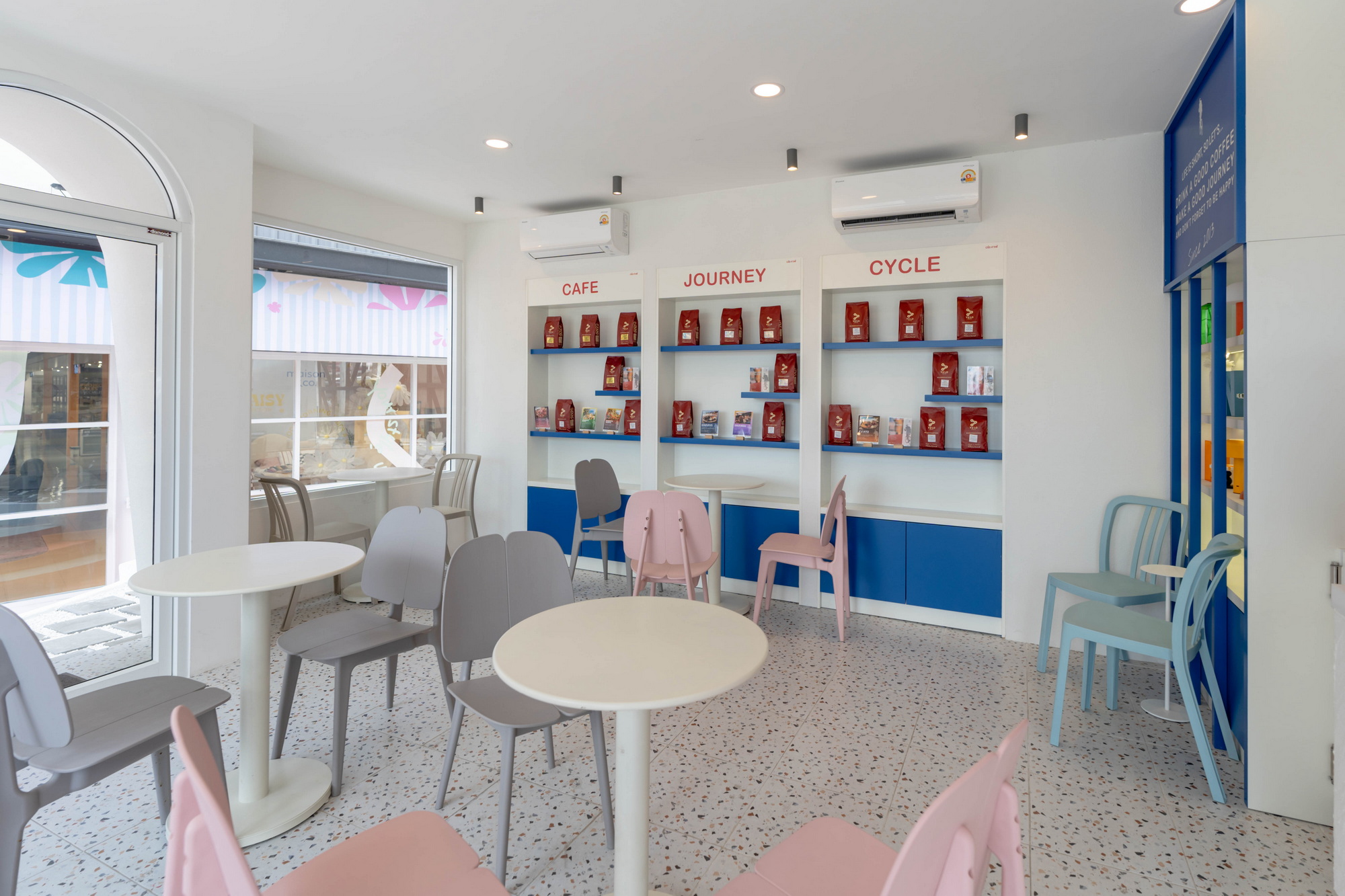 บรรยากาศภายใน Maison & Co. Flagship Store พัทยา