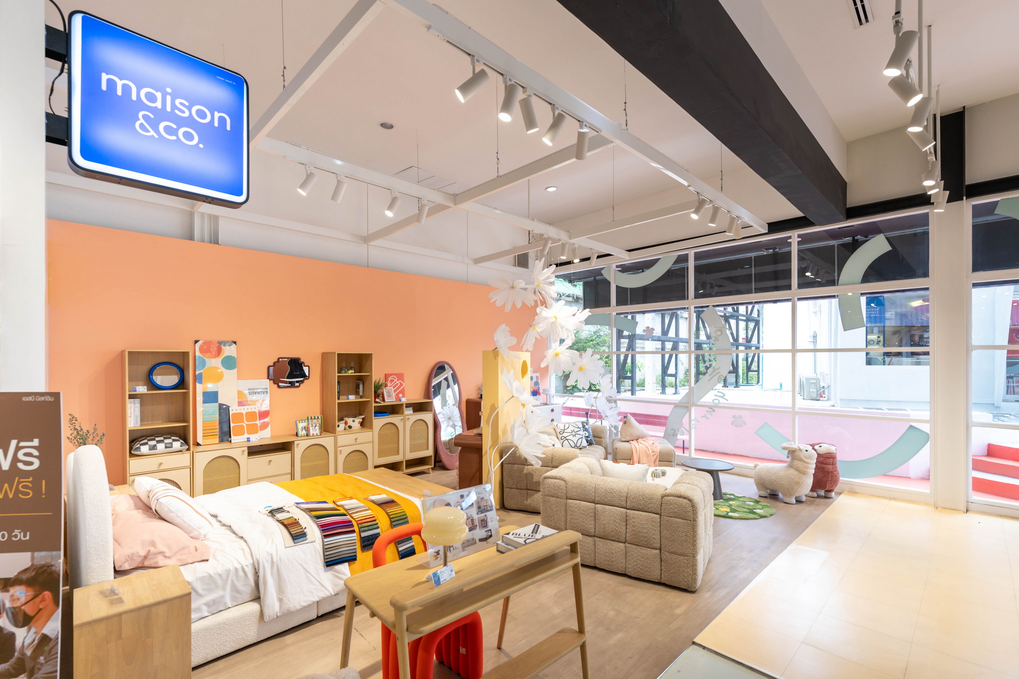 บรรยากาศภายใน Maison & Co. Flagship Store พัทยา
