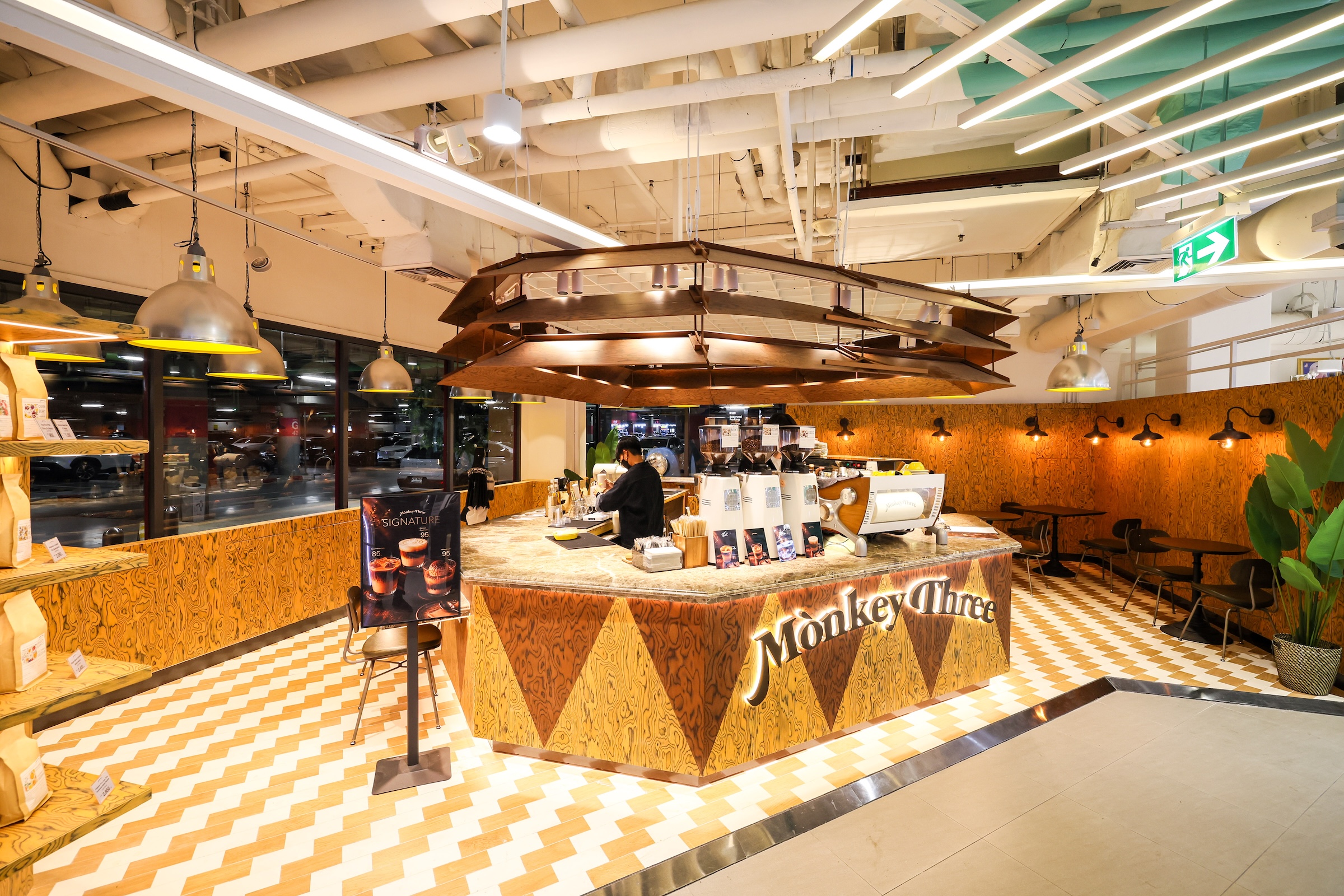 MONKEY THREE COFFEE สาขาเมกาบางนา