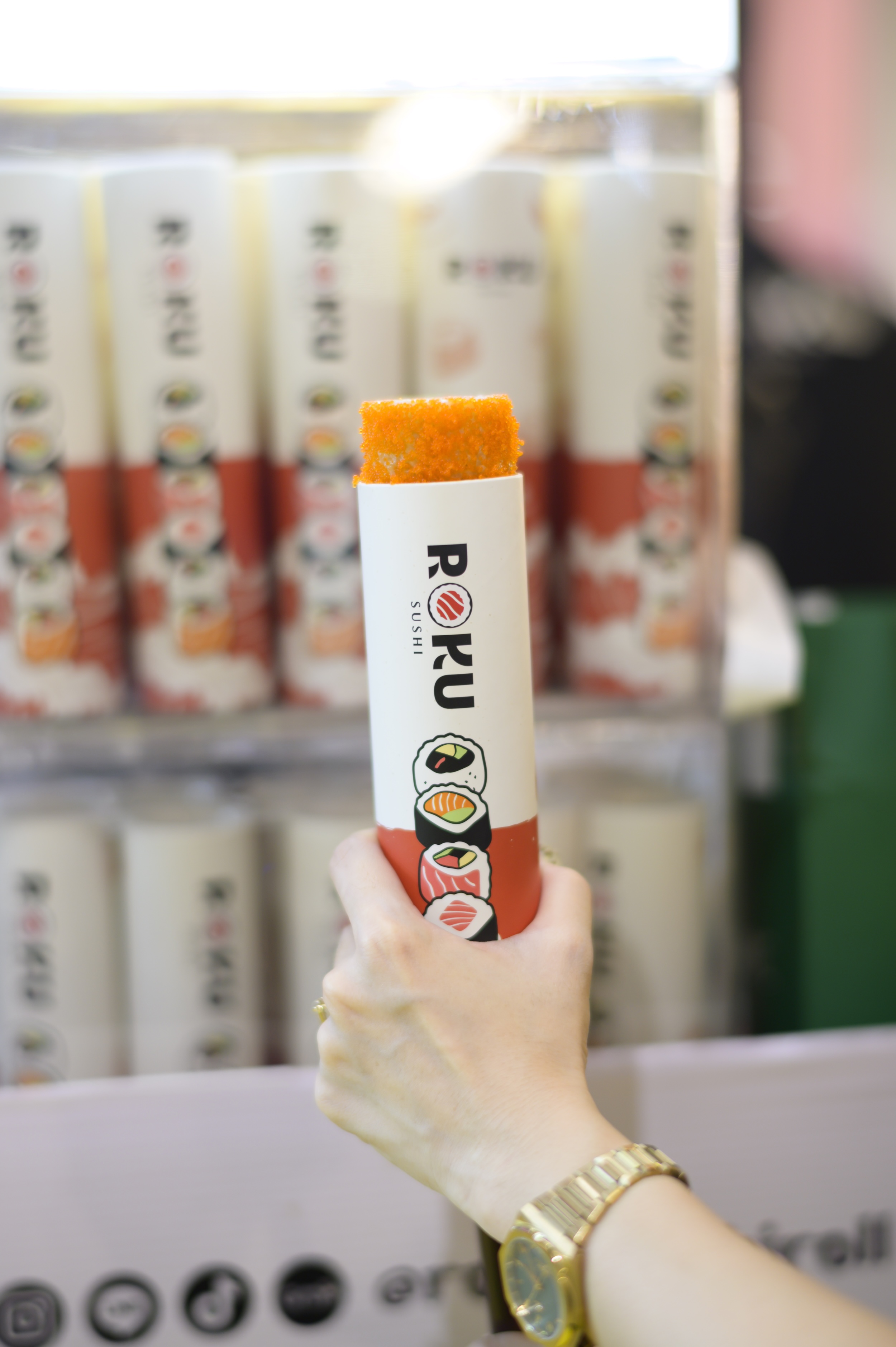 ร้าน ROKU SUSHI