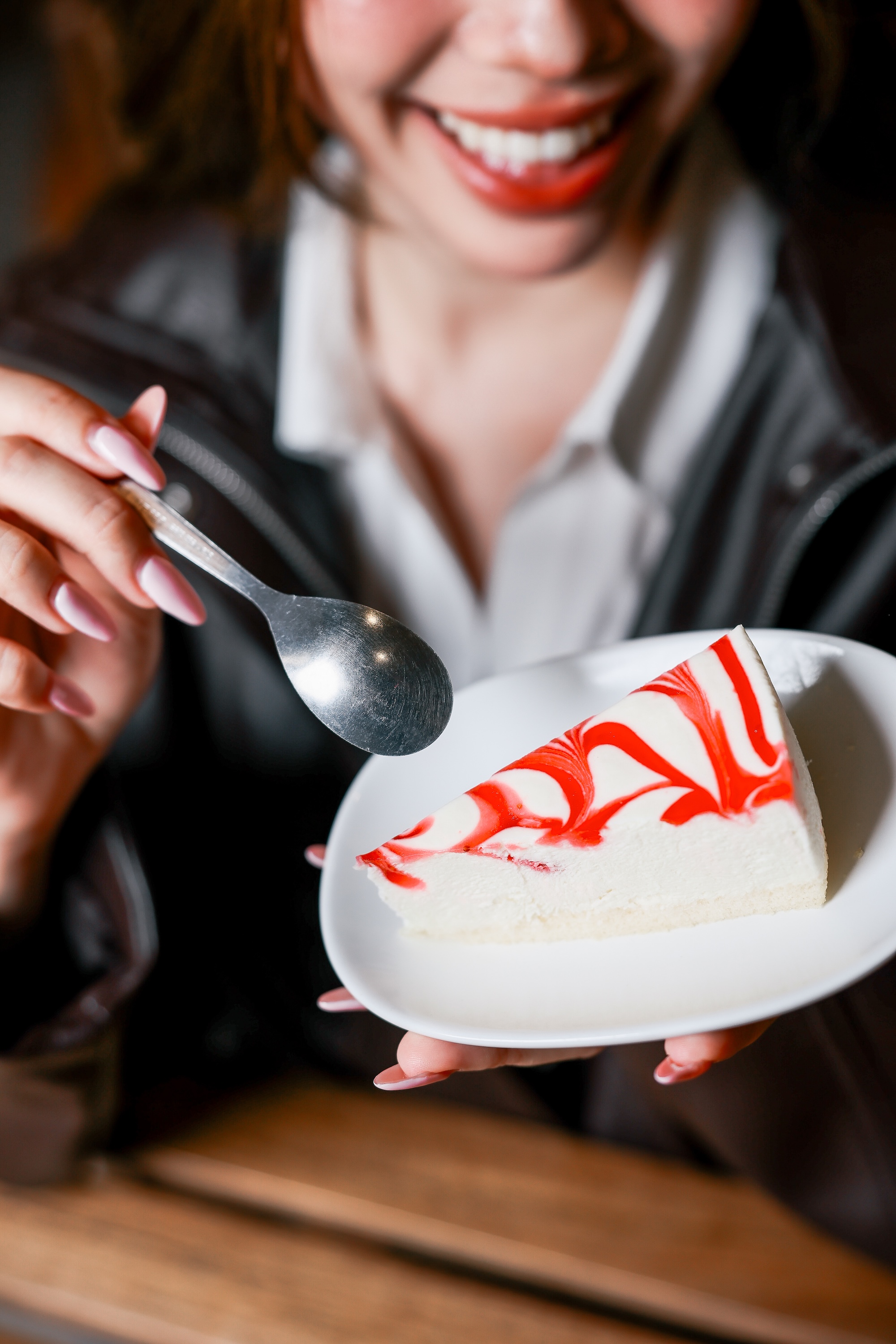 เมนู STRAWBERRY MARBLE RARE CHEESECAKE จาก IKEA