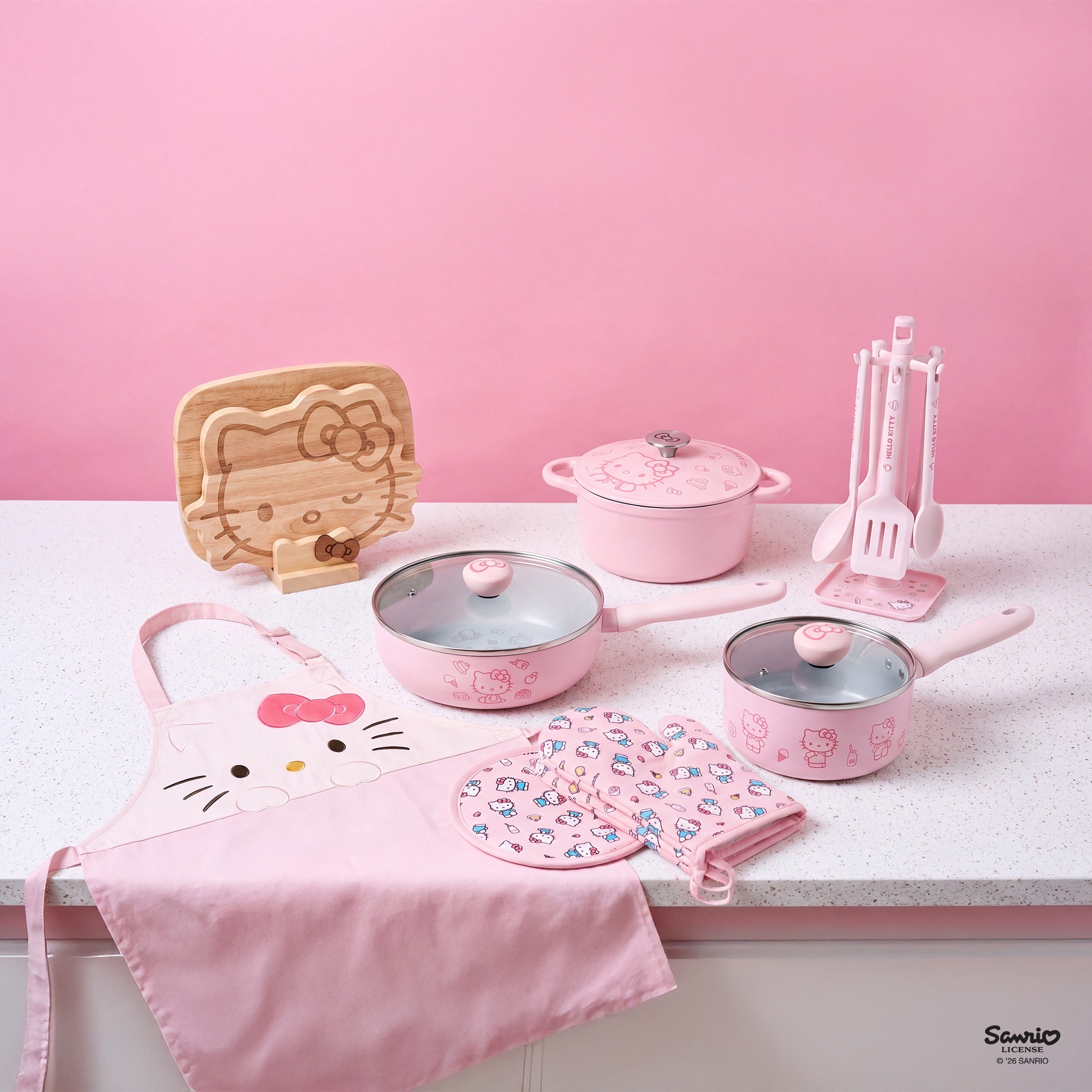 ดีเทลลาย Hello Kitty บนเครื่องครัว MEYER