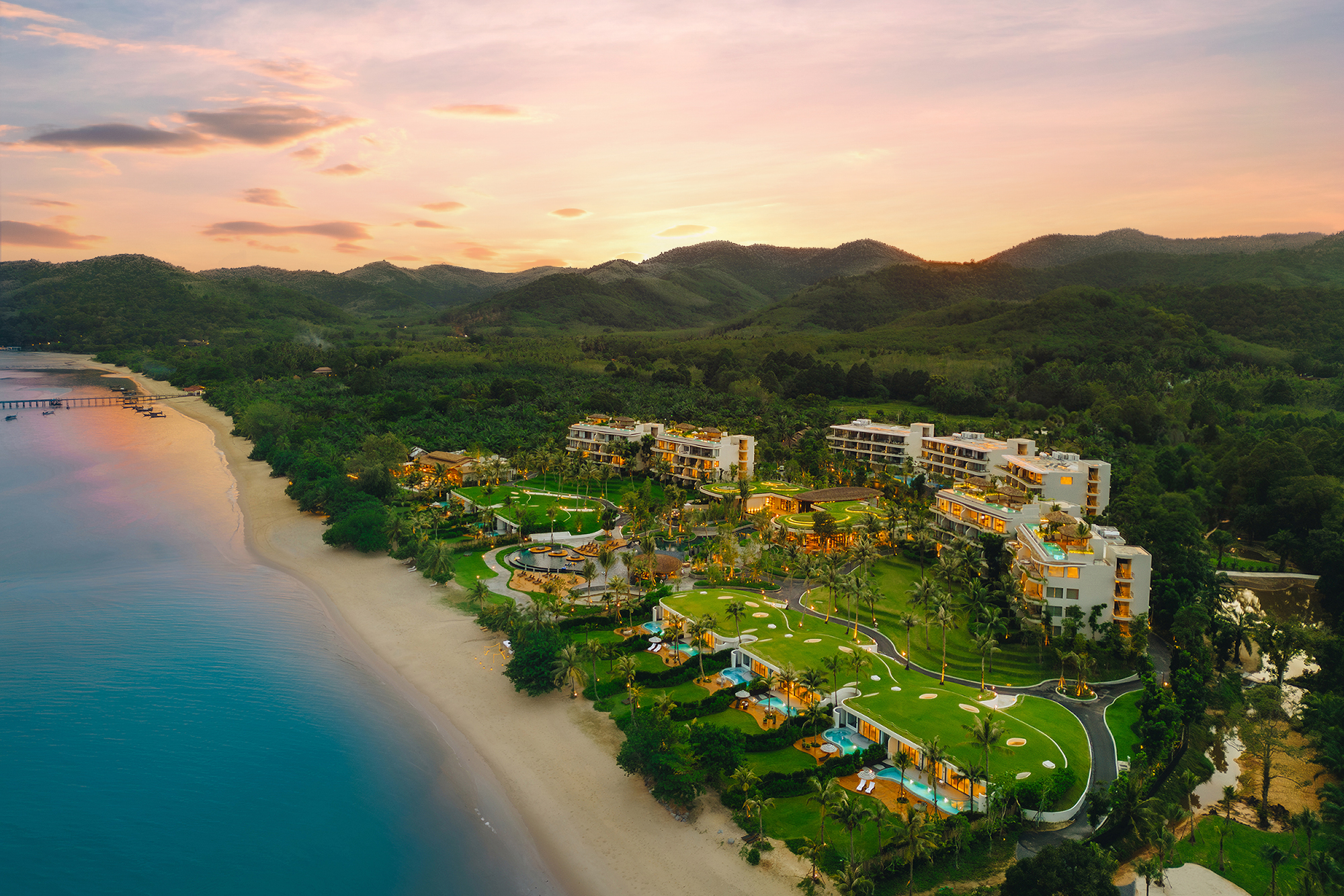 อนันตรา เกาะยาวใหญ่ รีสอร์ท แอนด์ วิลล่าส์ ผู้คว้ารางวัล Best New Hotel in the World