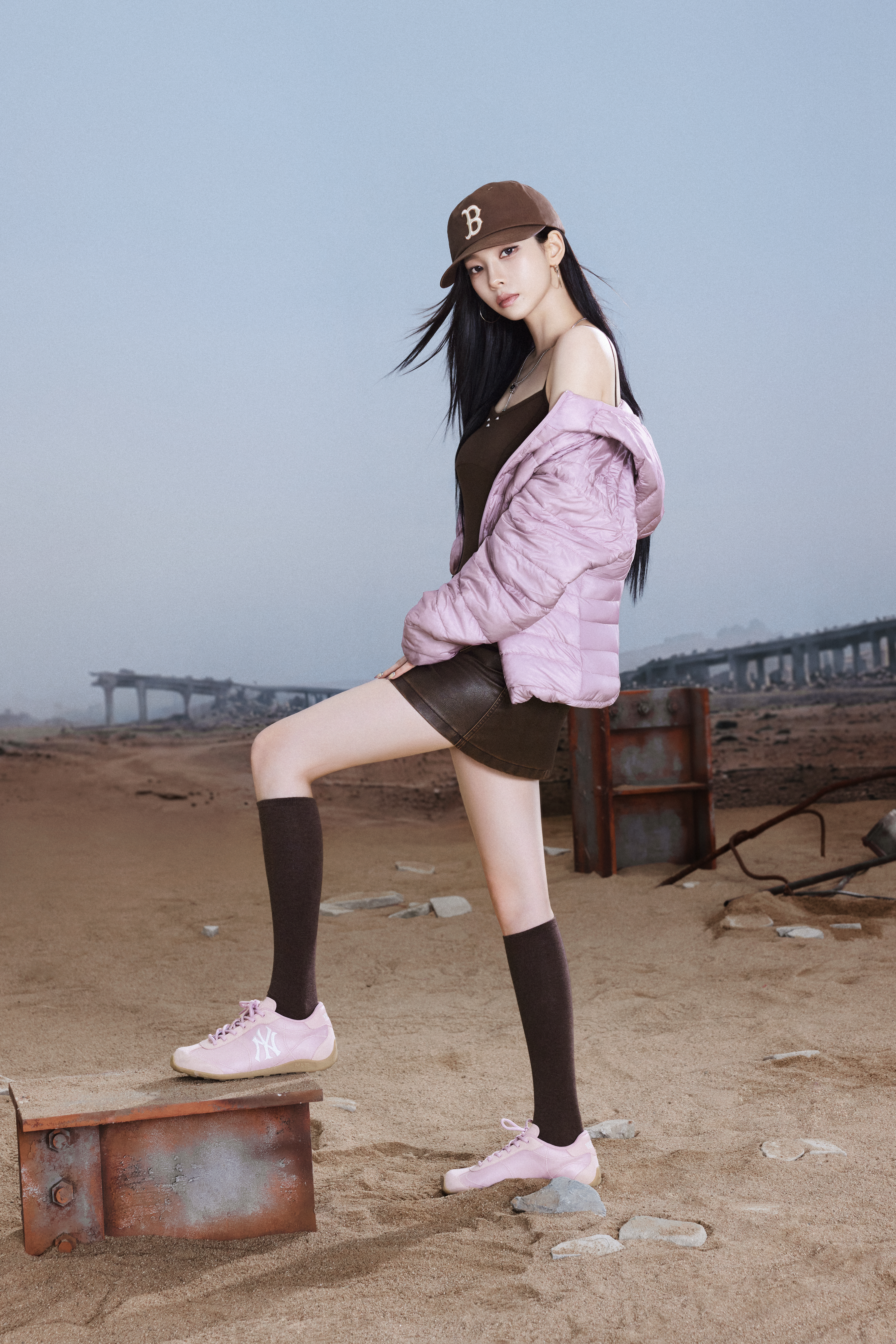 ภาพปกแคมเปญ MLB Fall/Winter 2026 ร่วมกับ KARINA