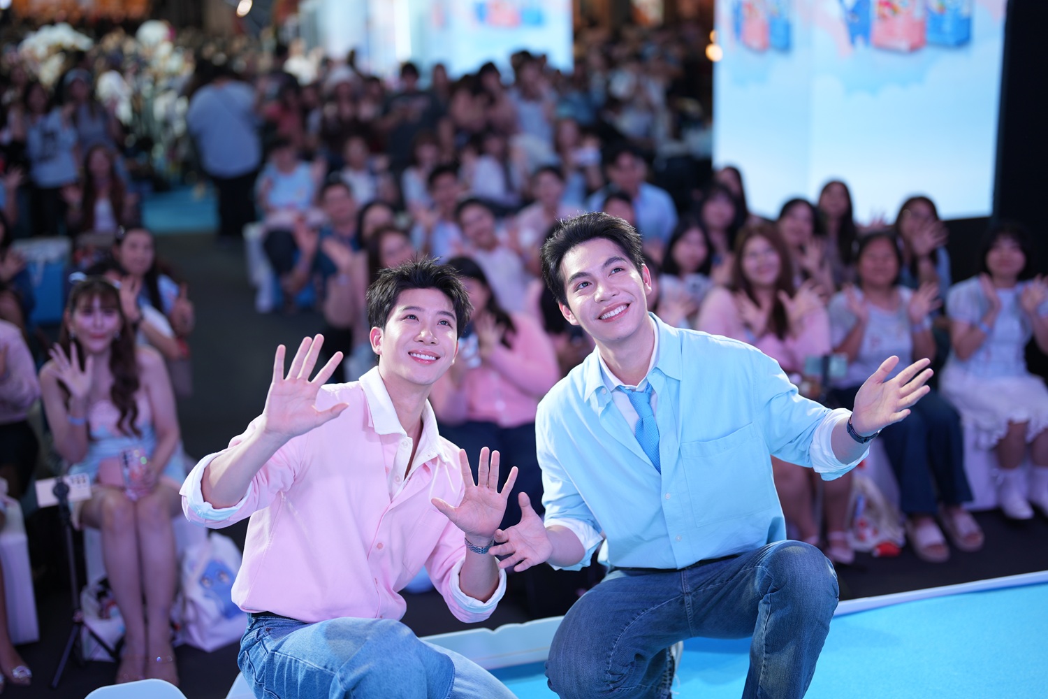 บรรยากาศภายในงานแฟนมีต Choose Love, Choose Mom Choice with FirstKhaotung