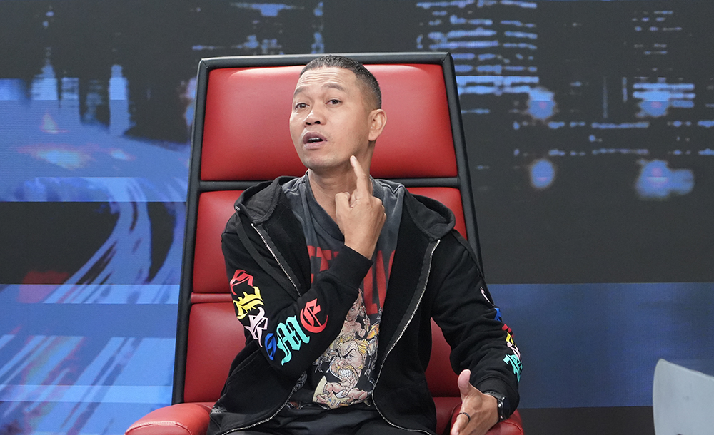 บรรยากาศการพูดคุยในรายการ HOT SEAT ตีซี้ตัวตึง
