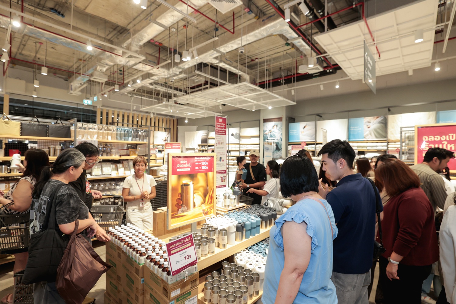บรรยากาศภายในร้าน MUJI สาขาเซ็นทรัล เวสต์เกต