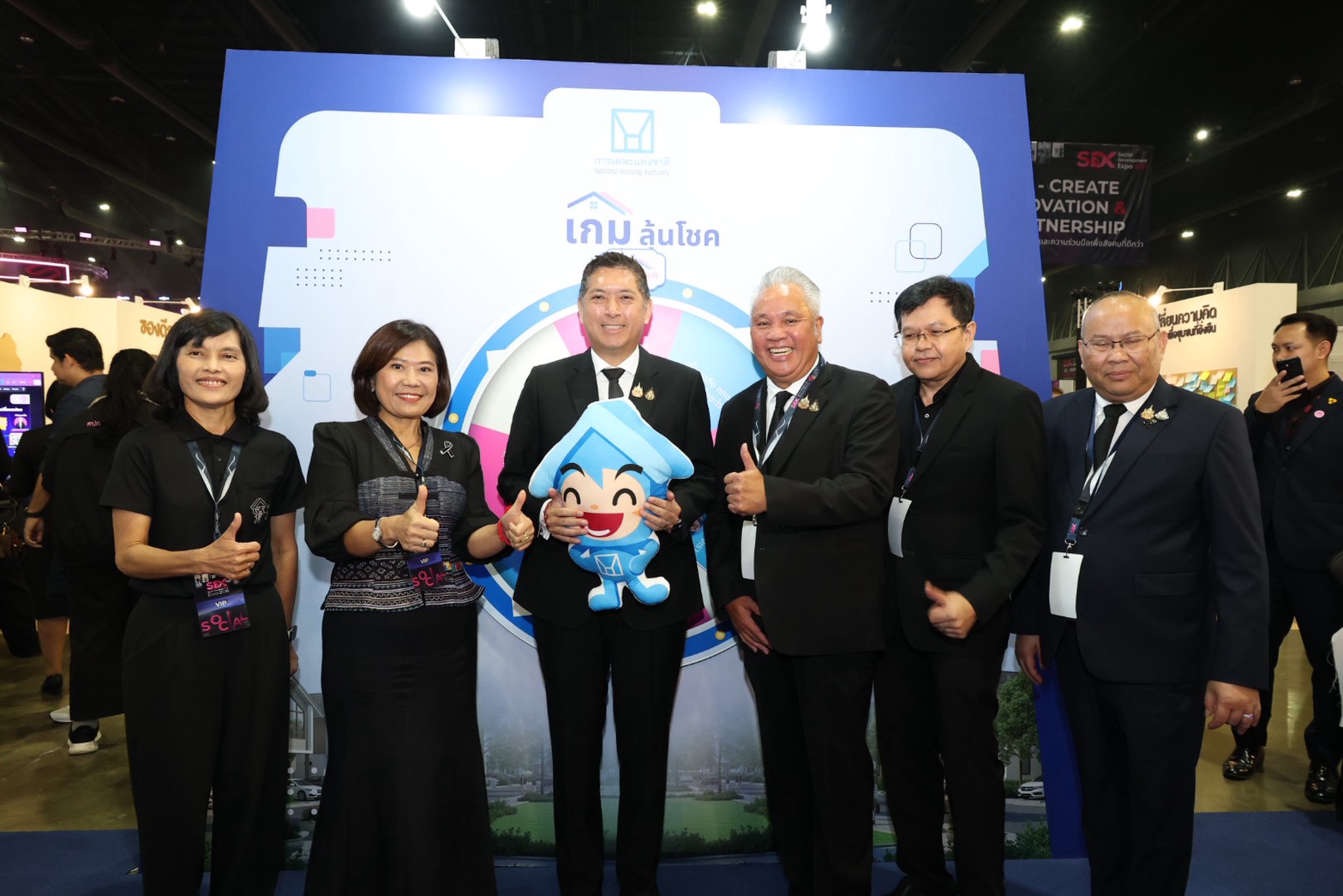 การจัดแสดงผลิตภัณฑ์ชุมชนภายในบูธการเคหะแห่งชาติ