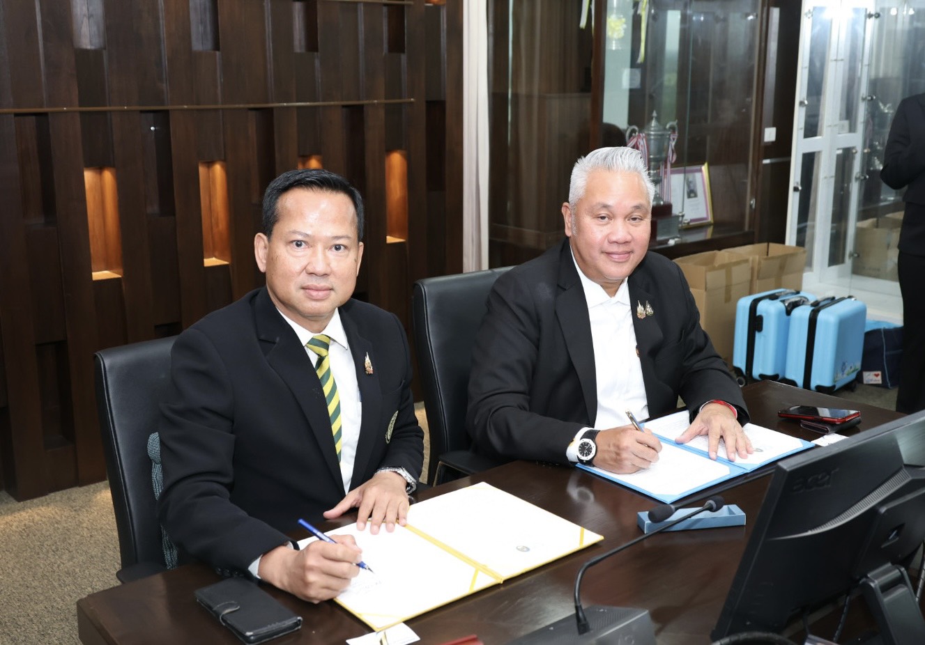 ผู้บริหารการเคหะแห่งชาติและมหาวิทยาลัยราชภัฏเพชรบุรีร่วมพิธีลงนามบันทึกความเข้าใจ