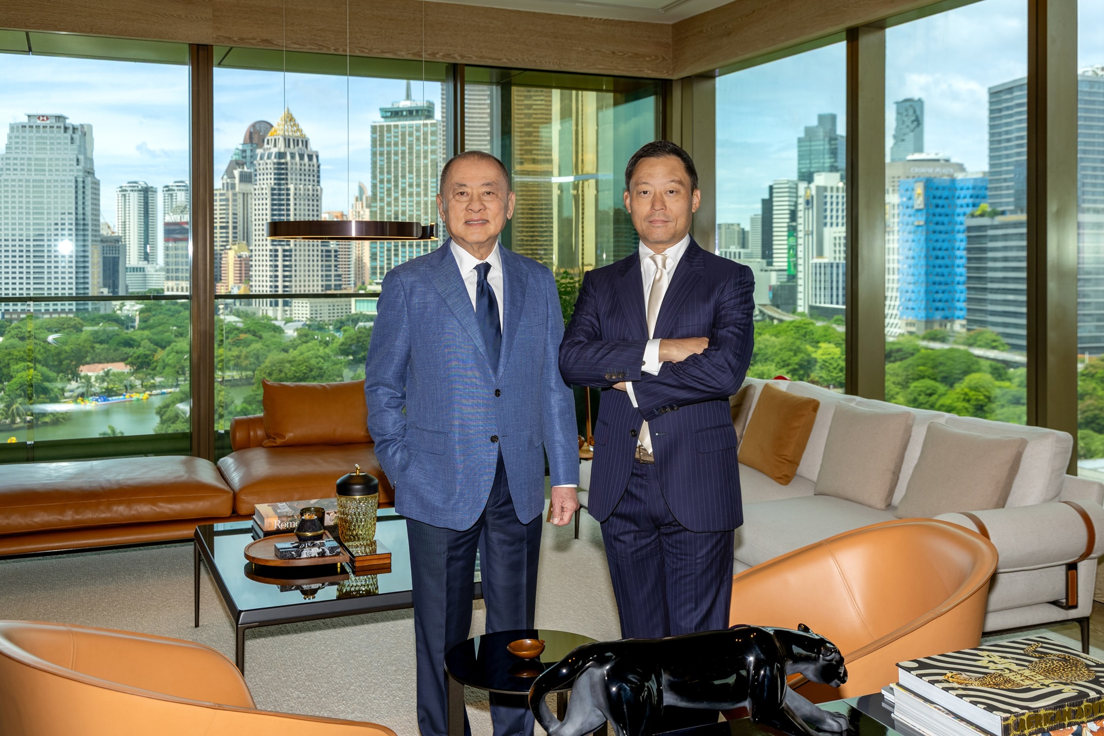 ผู้บริหารนิมิตและธนาคารกรุงเทพร่วมแสดงความยินดีในความร่วมมือด้านสินเชื่อโครงการ