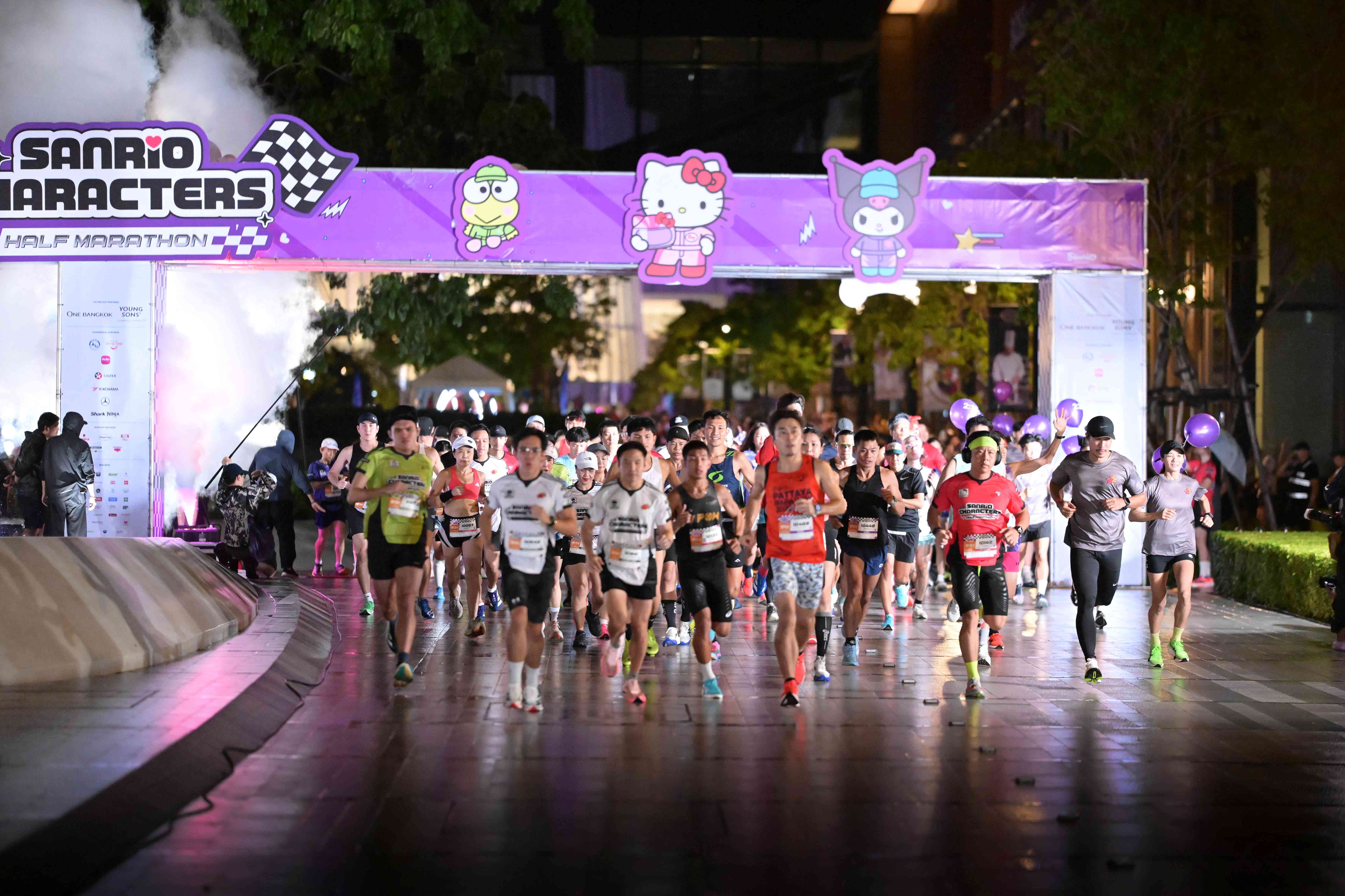 นักวิ่งร่วมสร้างสีสันในงาน SANRIO CHARACTERS HALF MARATHON