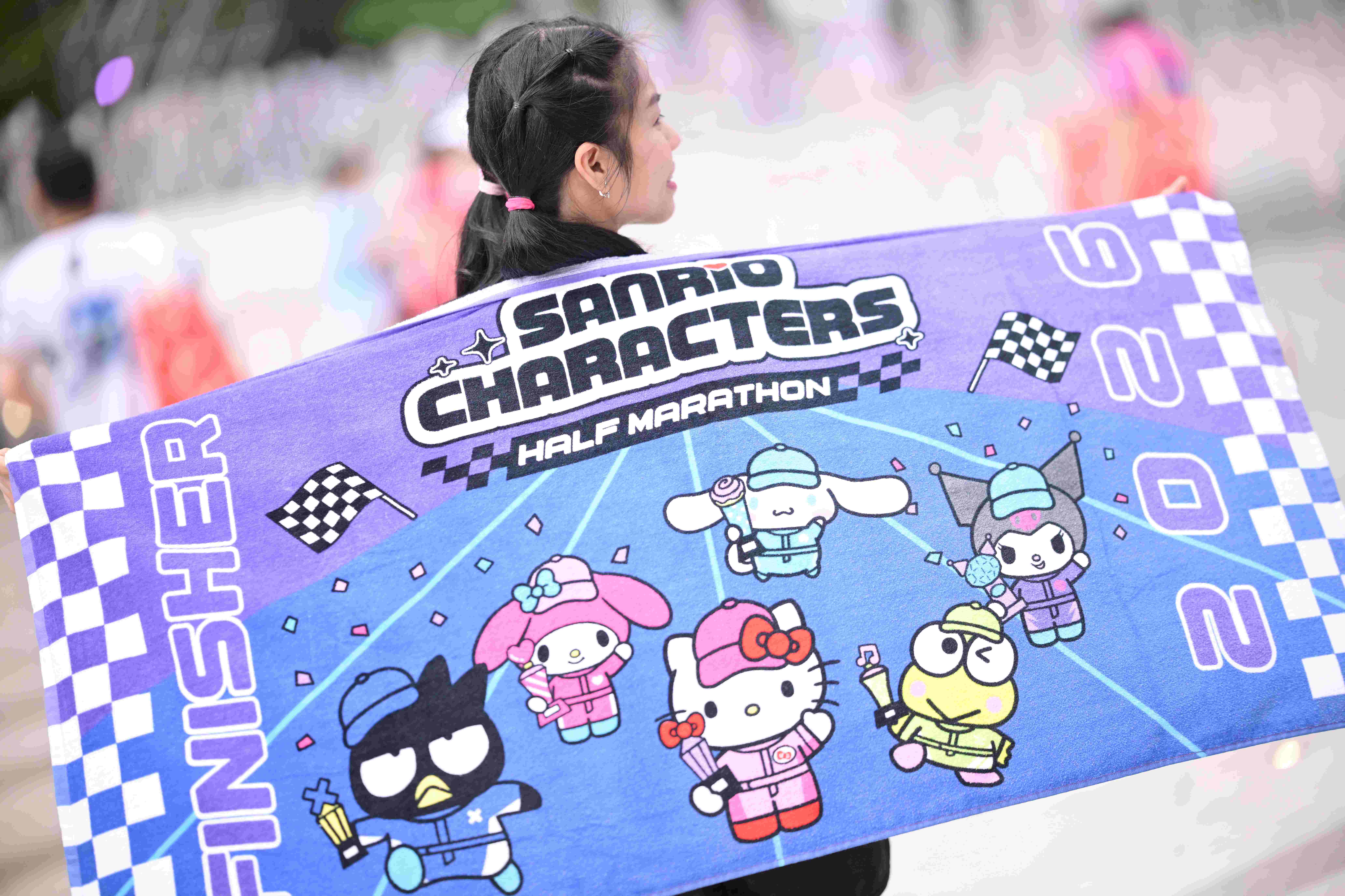 กิจกรรมและนักวิ่งในงาน SANRIO CHARACTERS HALF MARATHON ณ วัน แบงค็อก