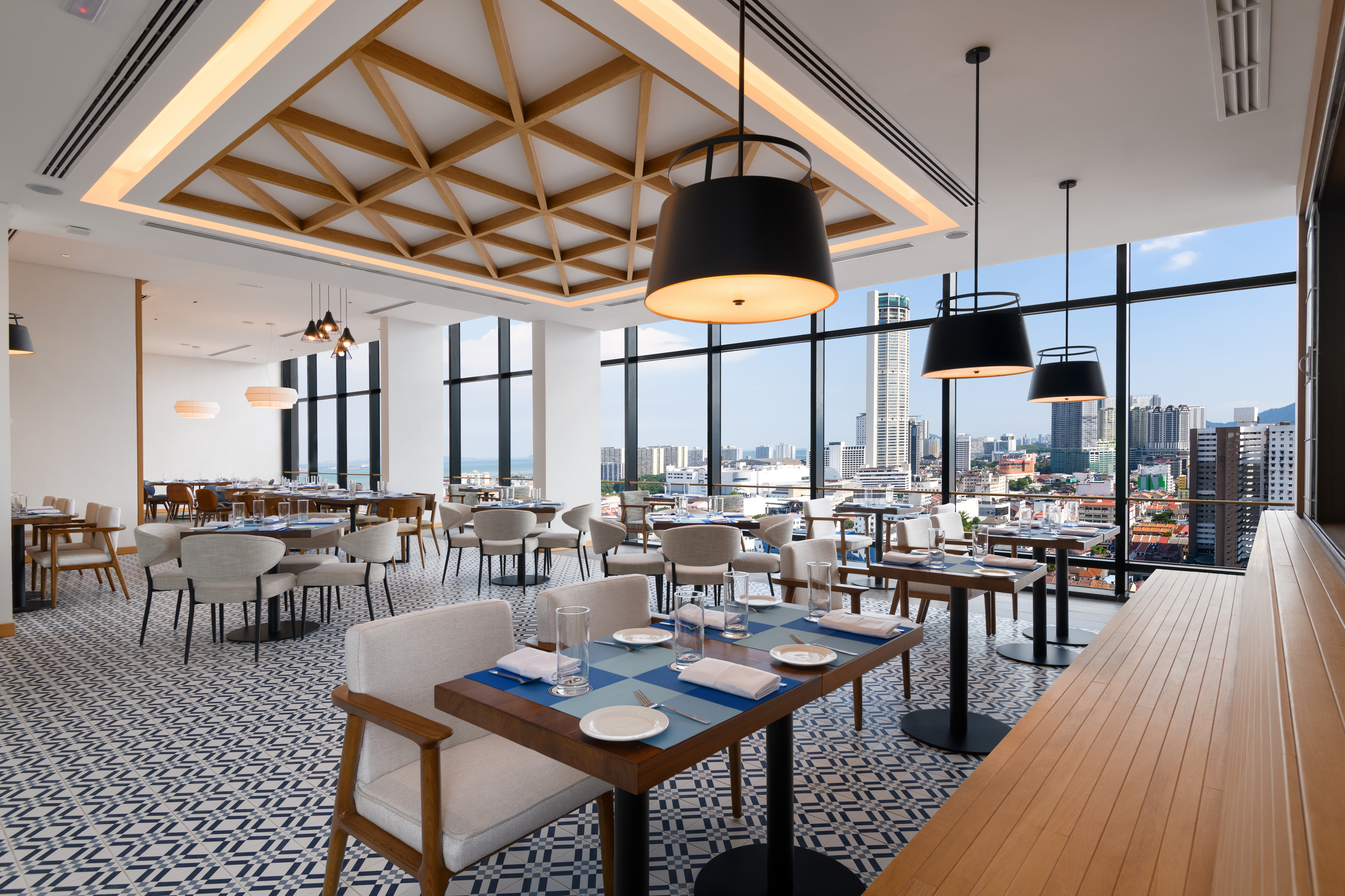 บรรยากาศห้องอาหารอีท โรงแรมโอโซ่ จอร์จทาวน์ ปีนัง