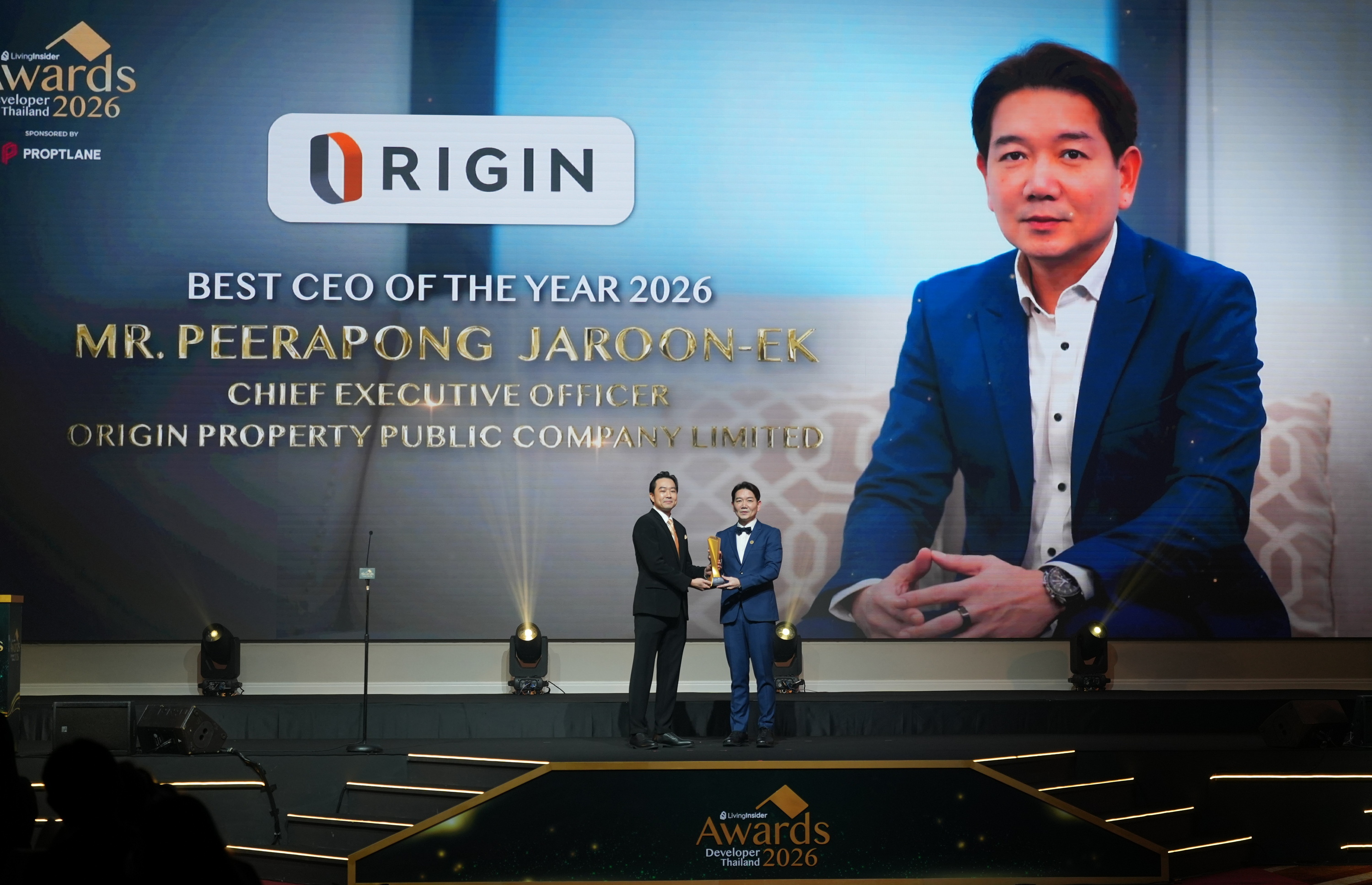 พีระพงศ์ จรูญเอก ขึ้นรับรางวัล Best CEO of the Year 2026