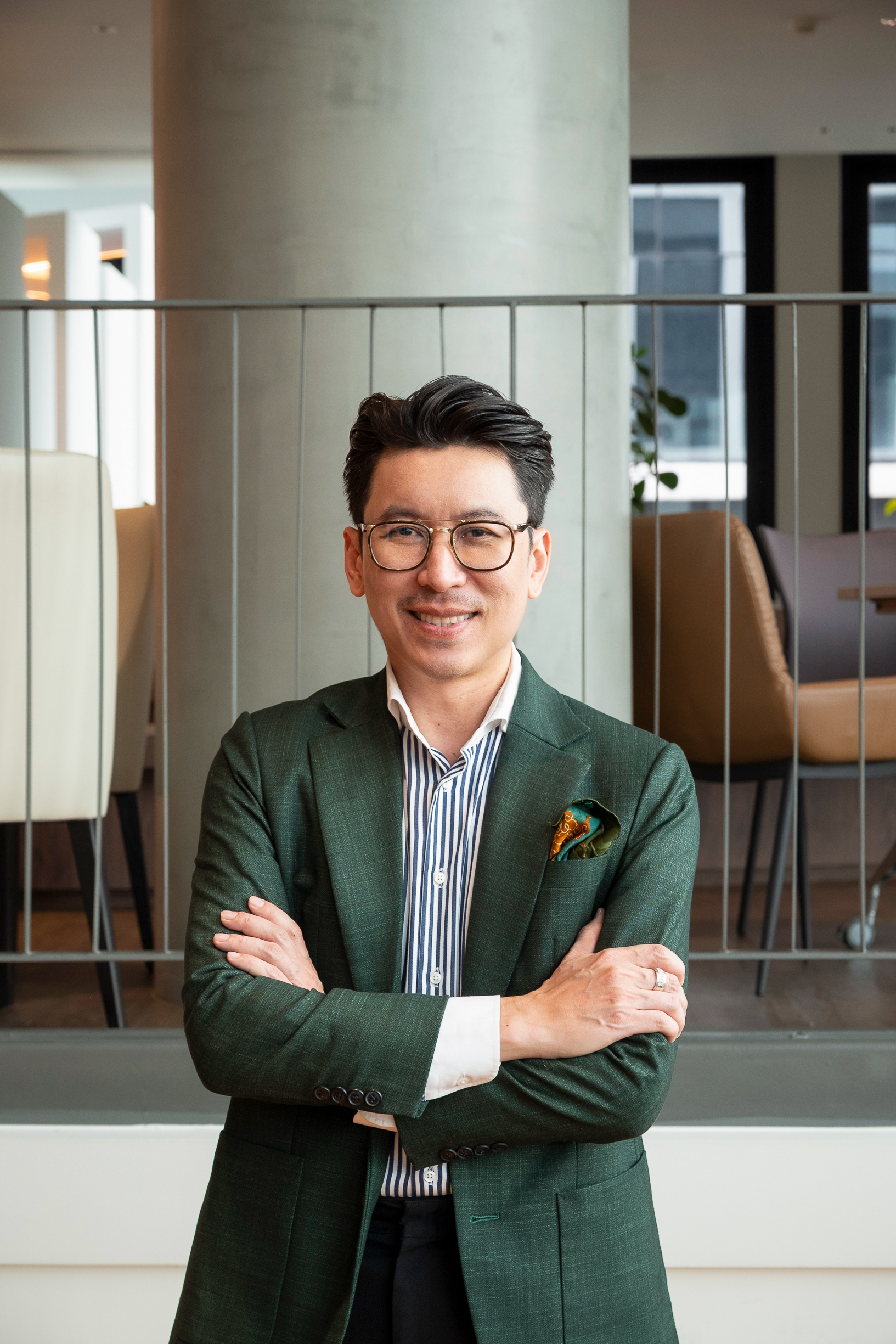 นายสันติ ศรีสงคราม ผู้อำนวยการสถาบัน PLUS EDUPLEX