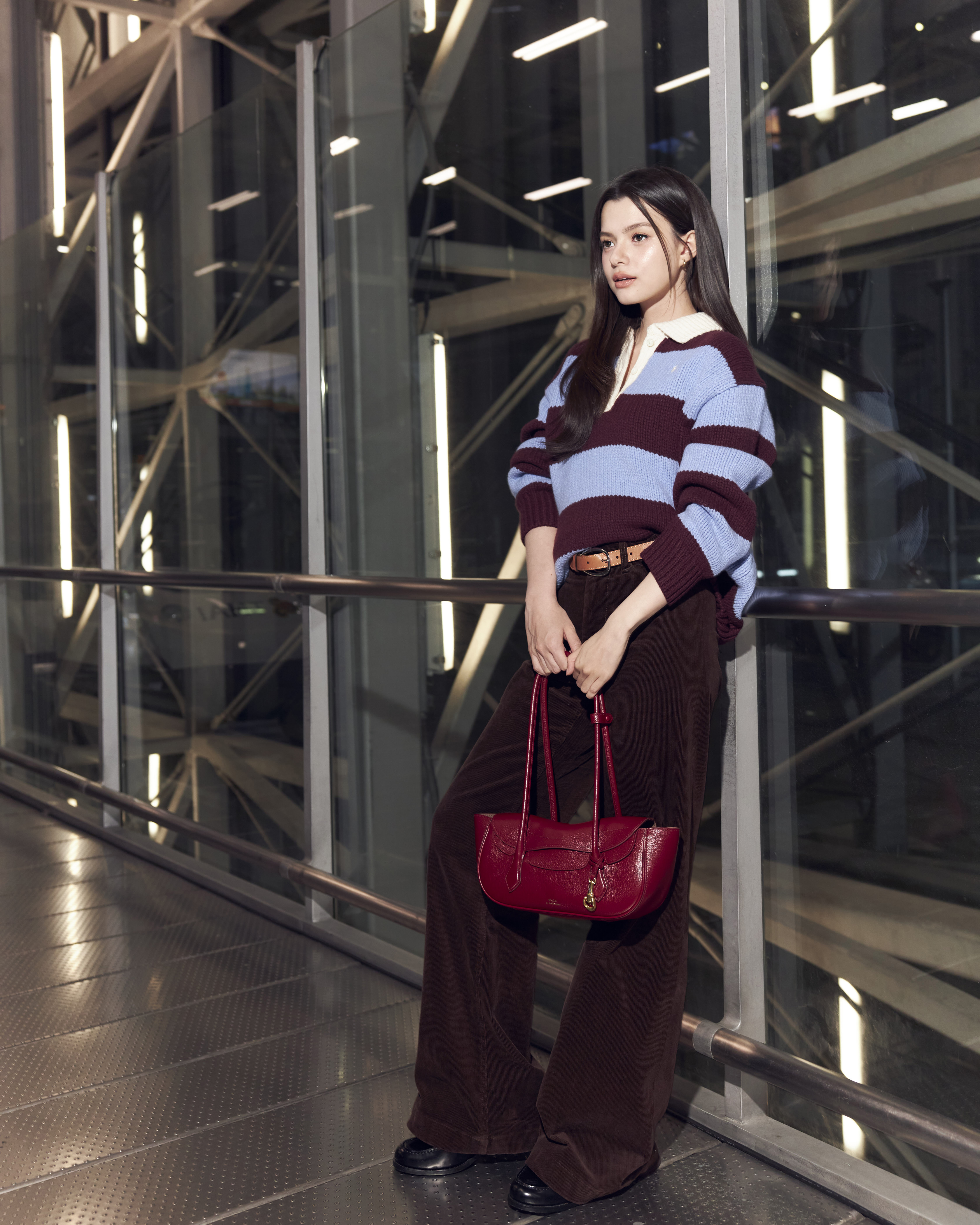 เบคกี้กับกระเป๋า Polo Blaze Small Shoulder สี Currant