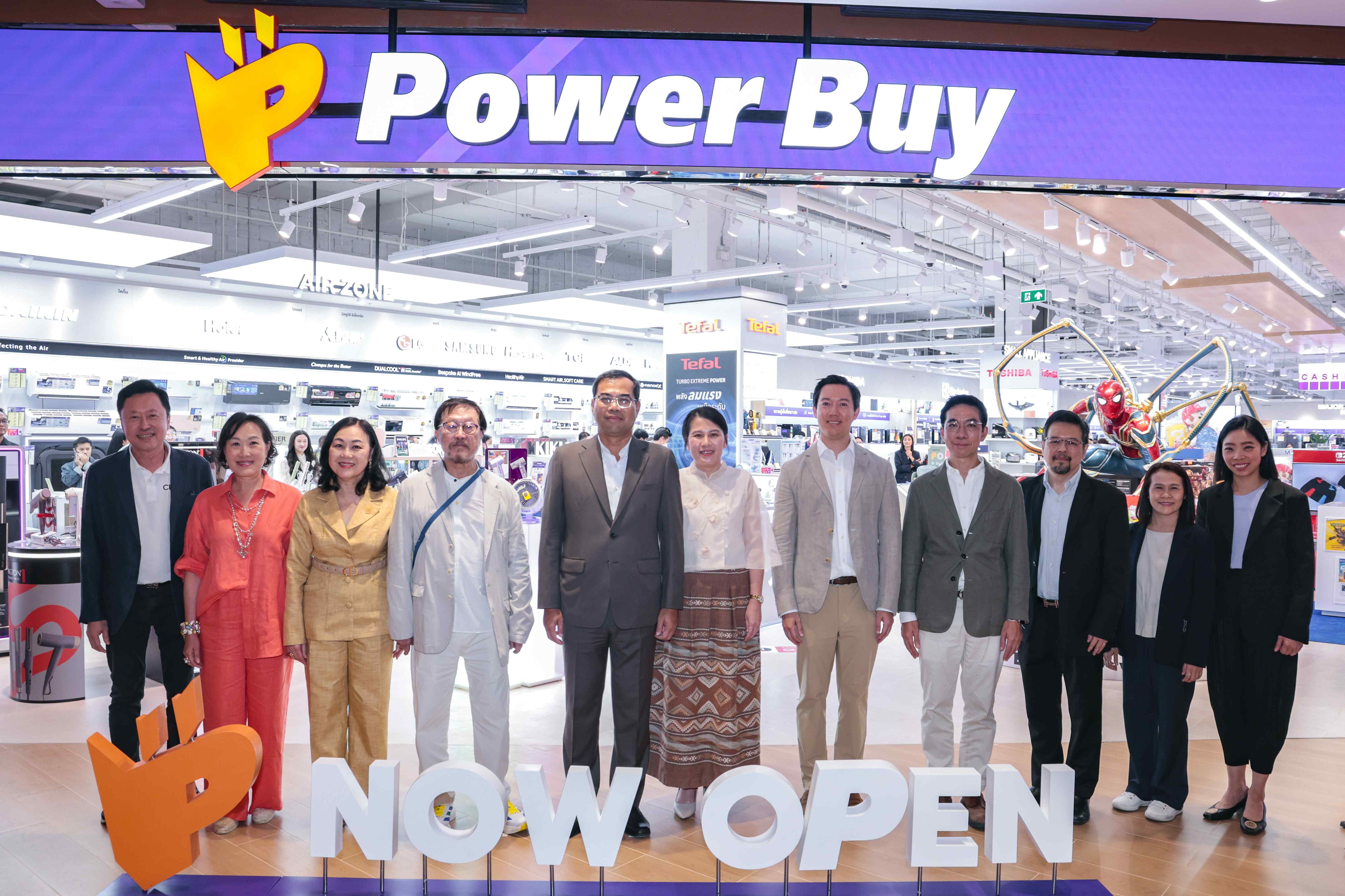 คณะผู้บริหารร่วมเปิดร้านเพาเวอร์บาย เซ็นทรัล นอร์ทวิลล์