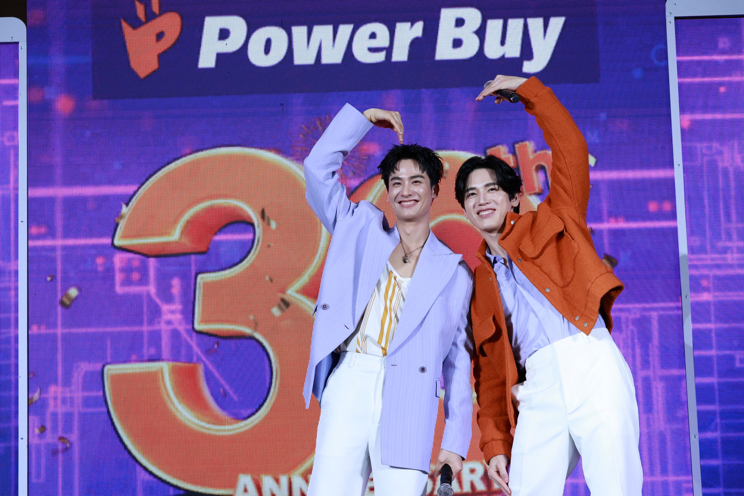 มินิคอนเสิร์ต เต-ตะวัน และ นิว-ฐิติภูมิ