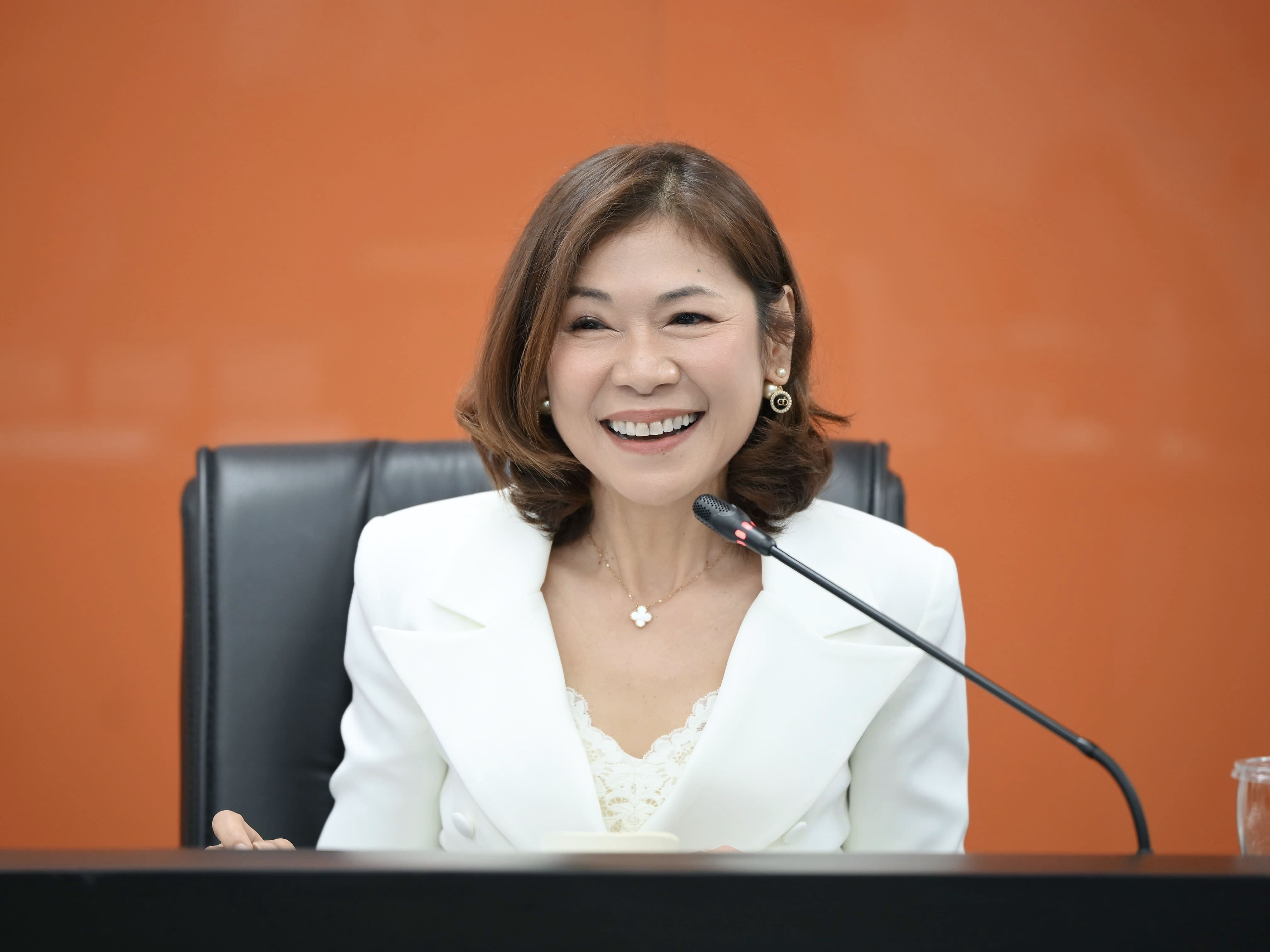 นางสาวรัชนี แสนศิลป์ชัย ประธานกรรมการบริหาร บริษัท แรบบิท แคช จำกัด