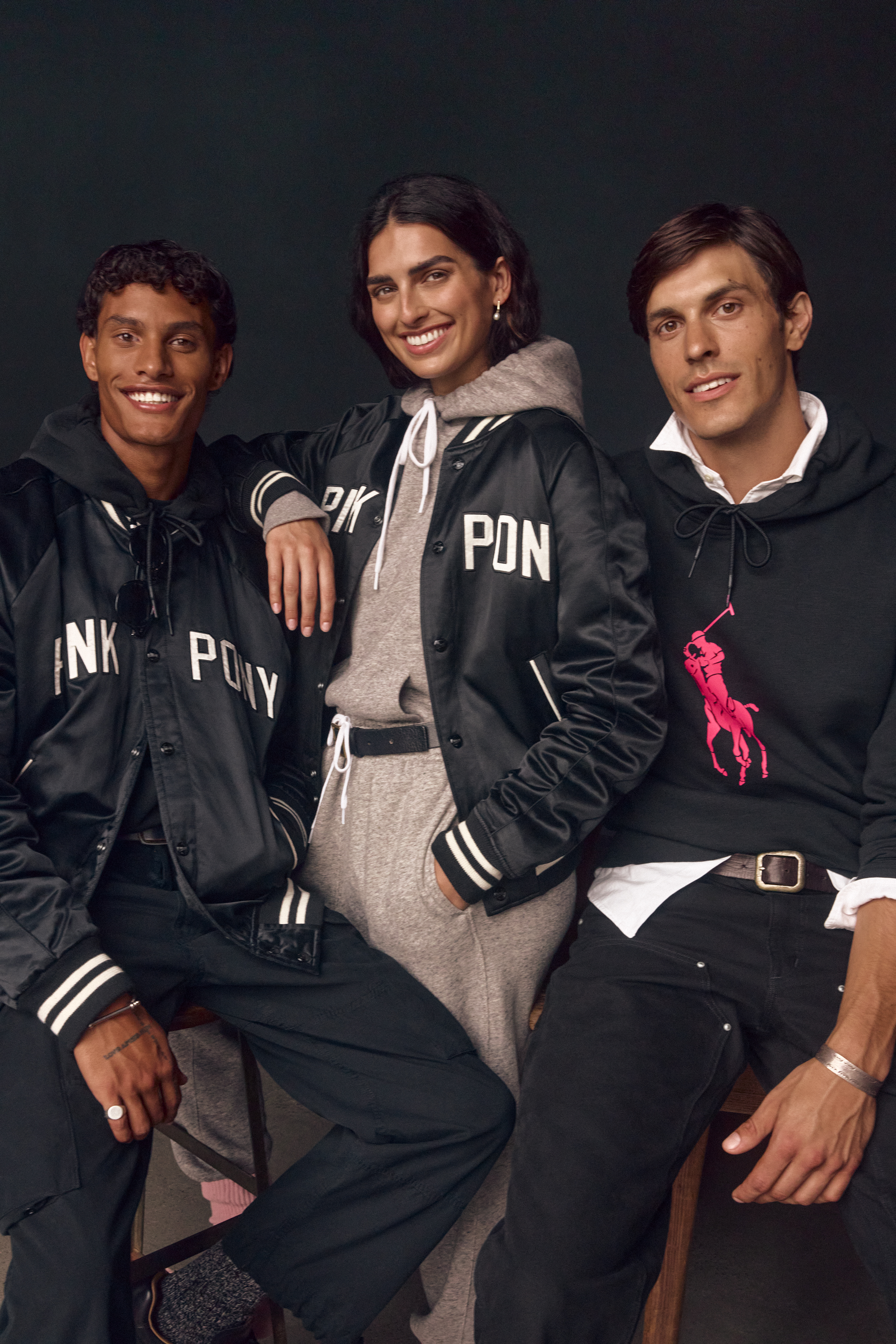 Cade Thompson, Saffron Vadher และ Marko Manojlovic ในแคมเปญ Pink Pony 2026
