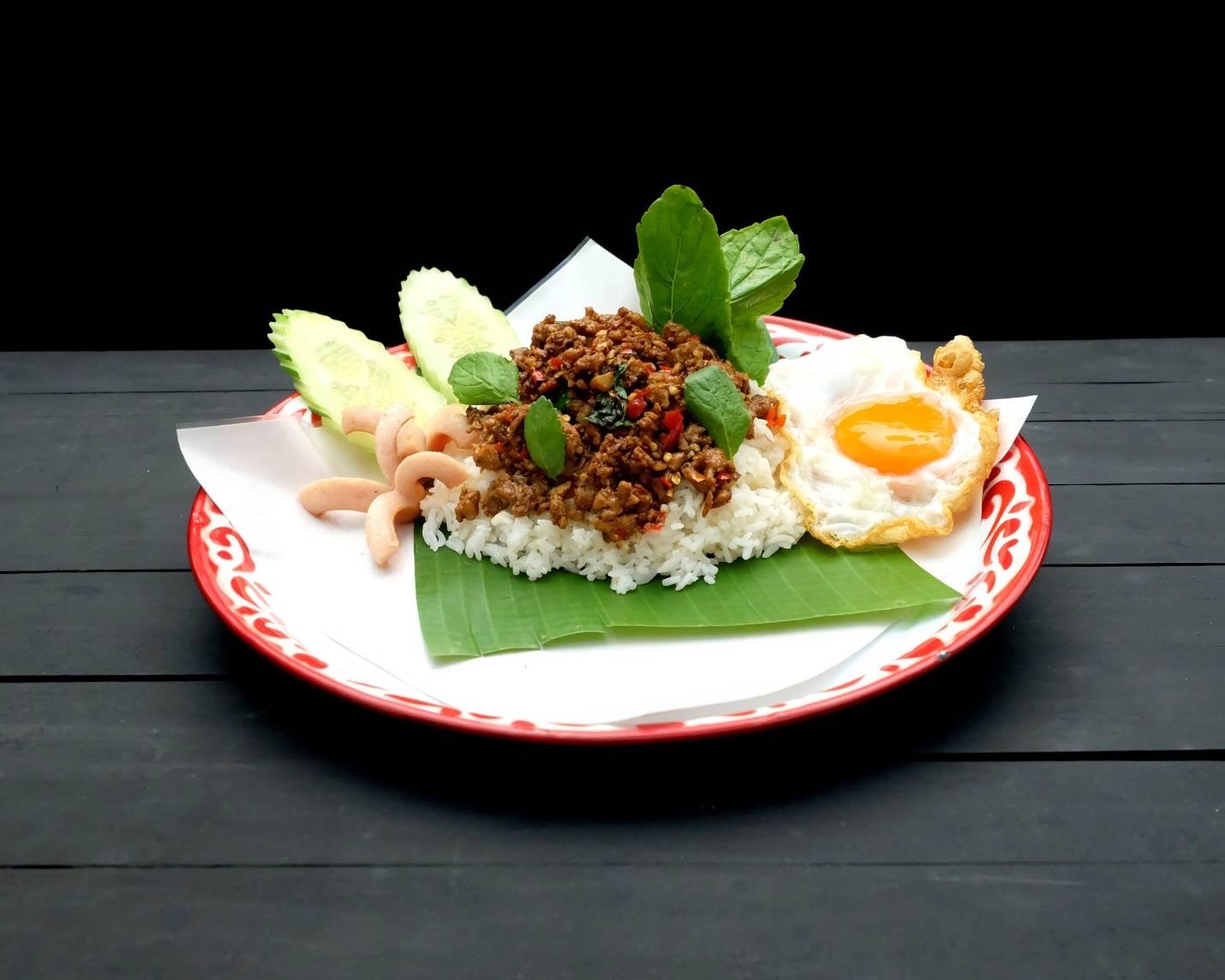 ข้าวกระเพราถาด