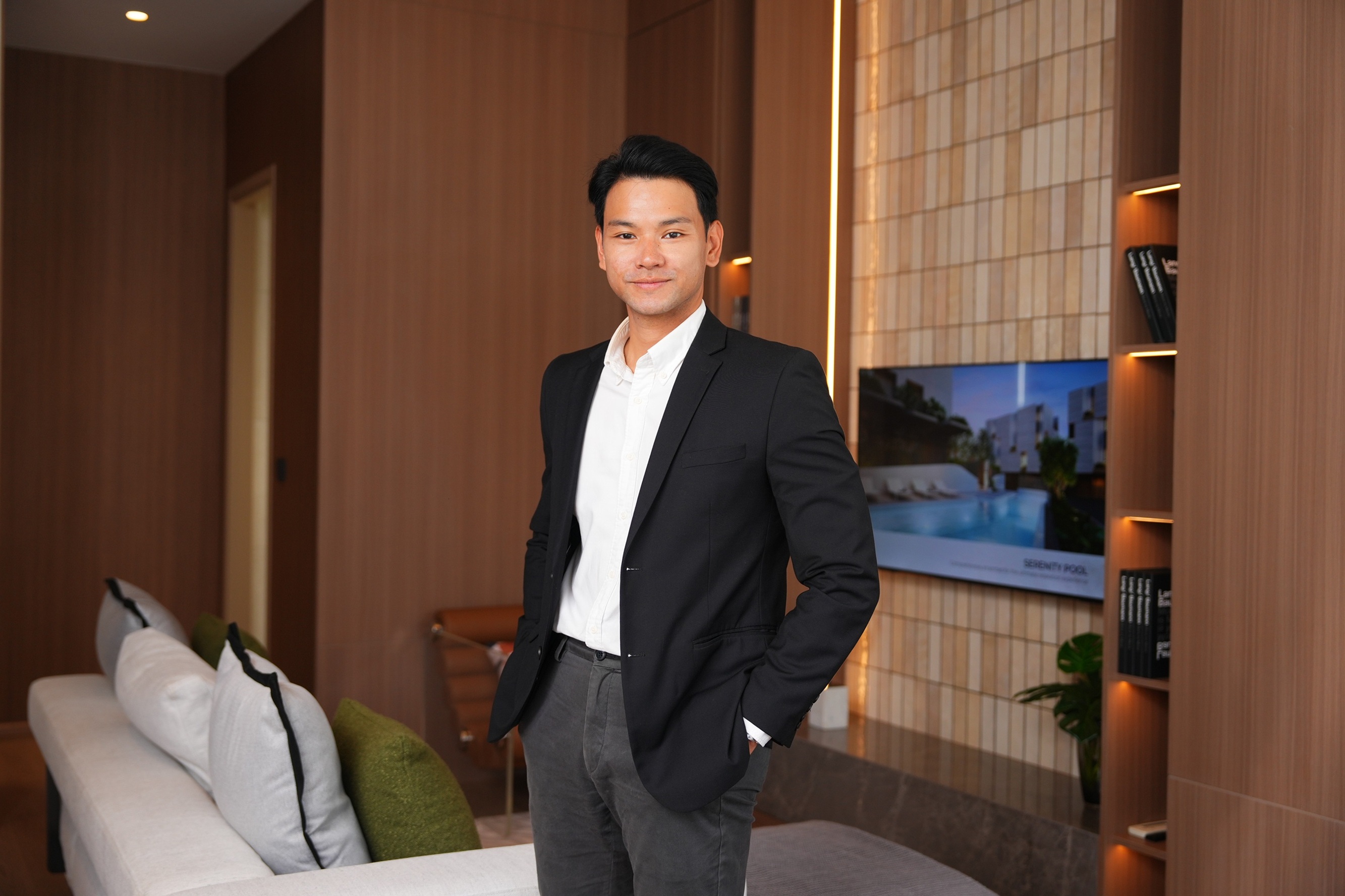 คุณชัชวีร์ พรปราโมทย์ ประธานเจ้าหน้าที่ฝ่ายปฏิบัติการ บริษัท สัมมากร จำกัด (มหาชน)