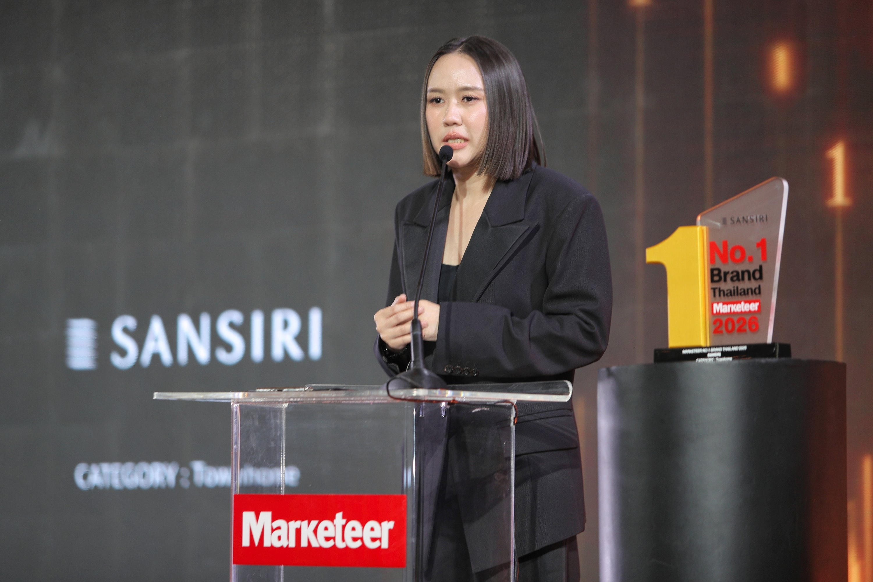 ทีมผู้บริหารแสนสิริแสดงความยินดีกับรางวัล