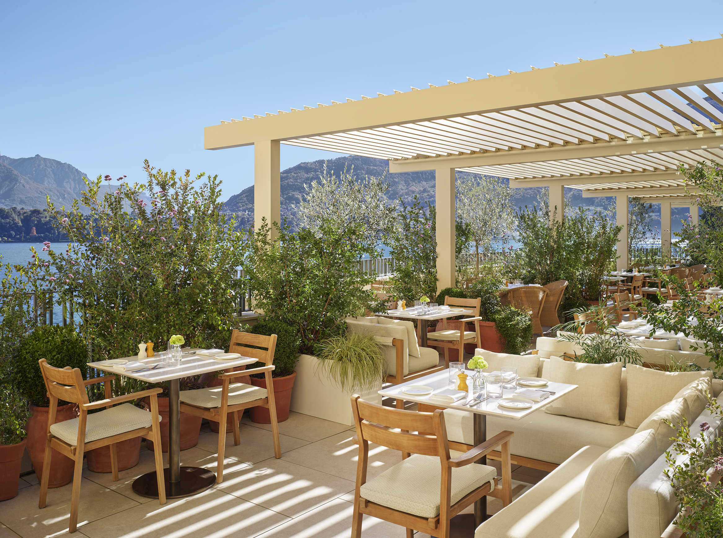 ร้านอาหาร RENZO โรงแรม The Lake Como EDITION