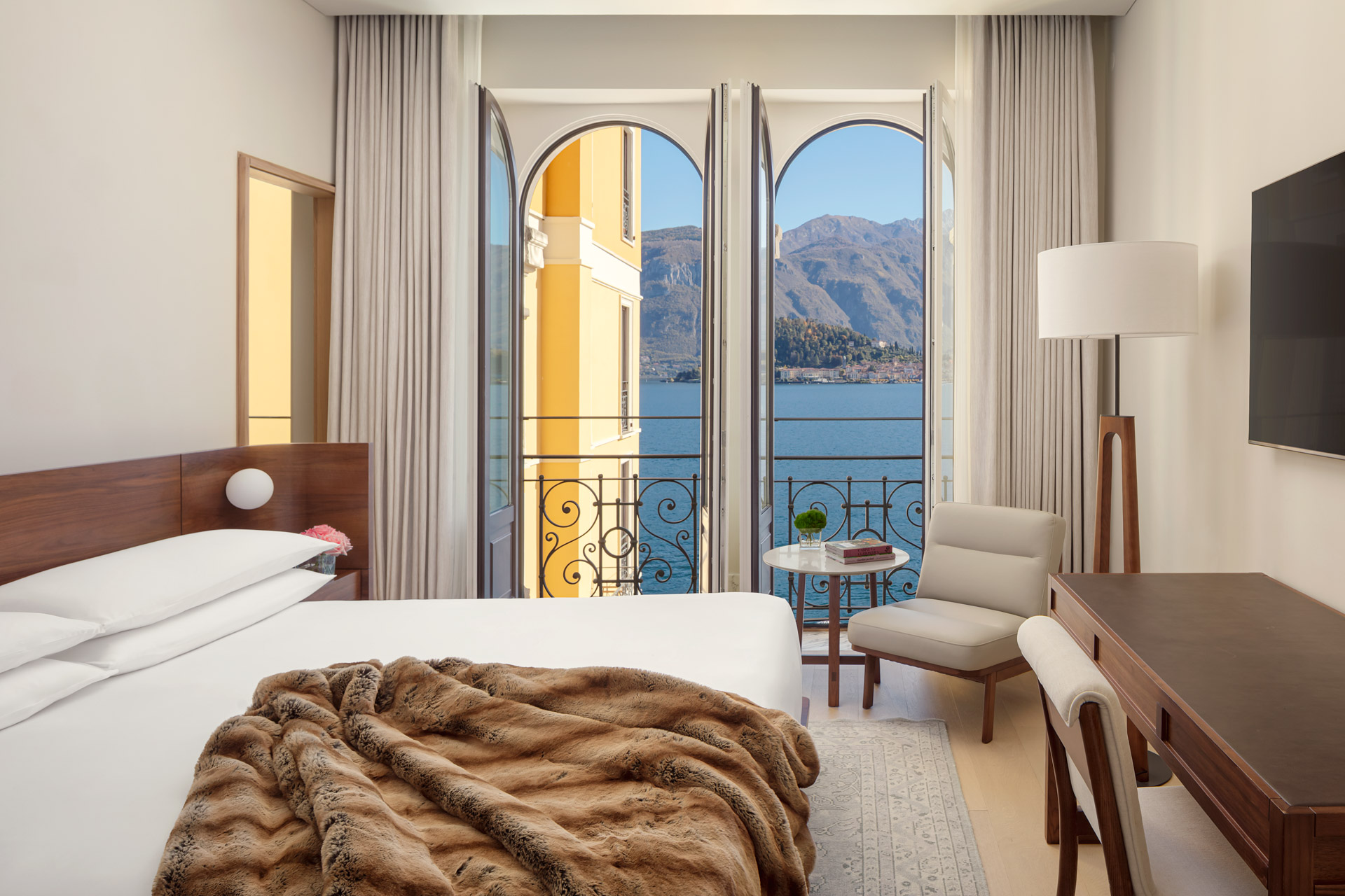 The Lake Como EDITION Lake View Room