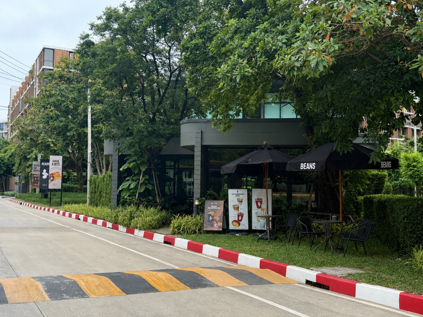 BEANS Coffee Roaster T77 คาเฟ่และ Lifestyle Space ภายในโครงการ
