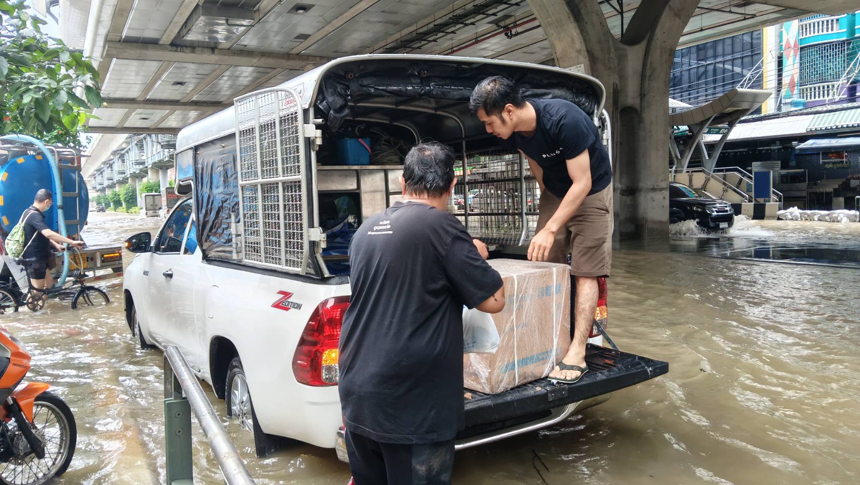 แสนสิริช่วยเหลือชุมชนพื้นที่น้ำท่วม