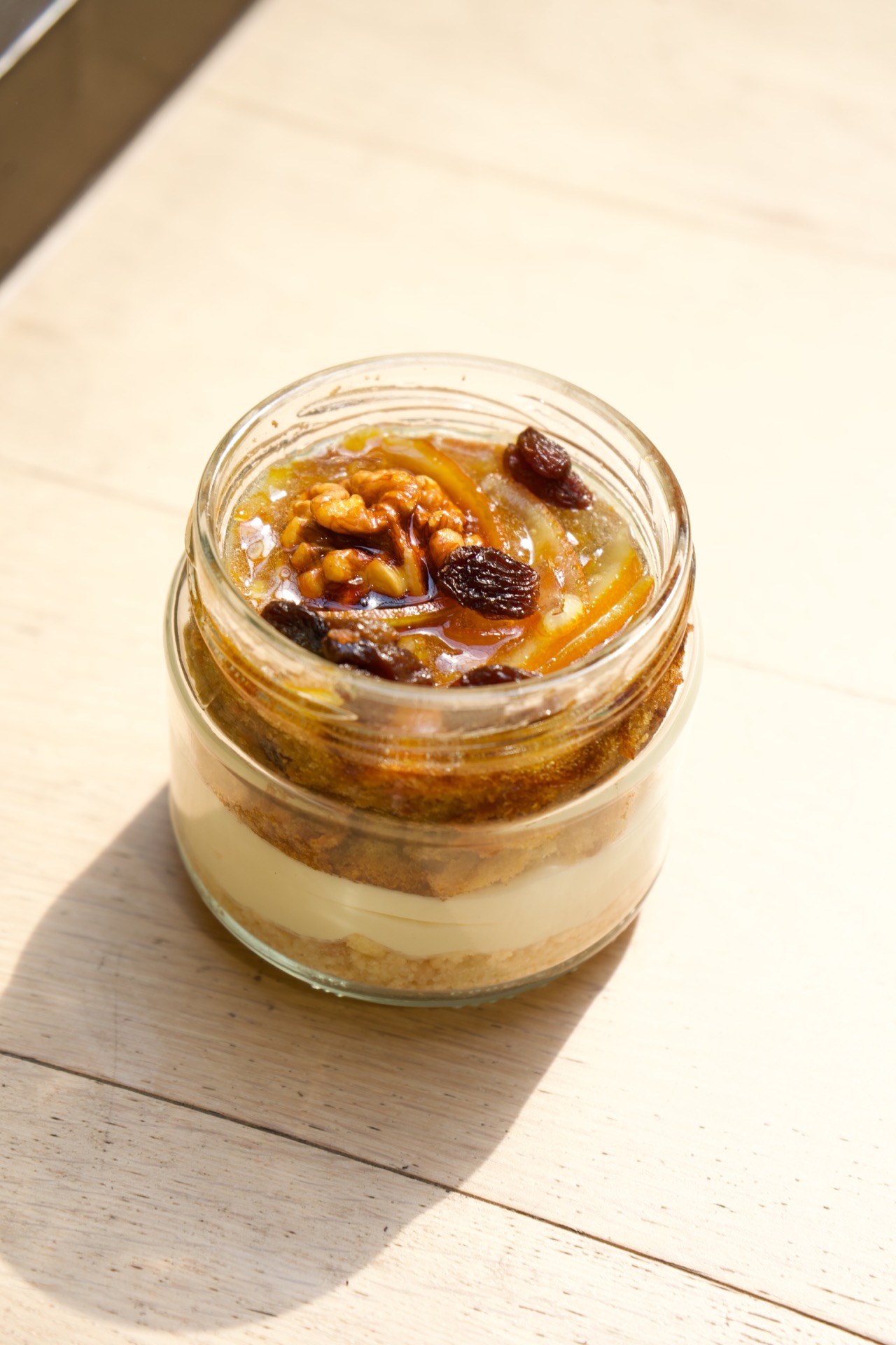เมนู Pistachio Caramel Banana Cake
