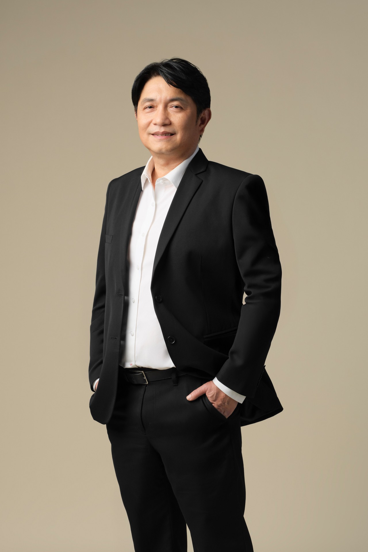 นายมงกุฎ เตโชฬาร กรรมการผู้จัดการ กลุ่มธุรกิจพัฒนาทรัพย์สินแนวราบและการตลาด บริษัท เอสซี แอสเสท คอร์ปอเรชั่น จำกัด (มหาชน) หรือ SC