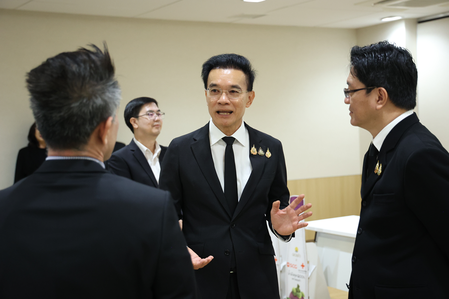 บรรยากาศการพูดคุยอย่างเป็นกันเองระหว่างผู้บริหาร SCG และดอยคำ
