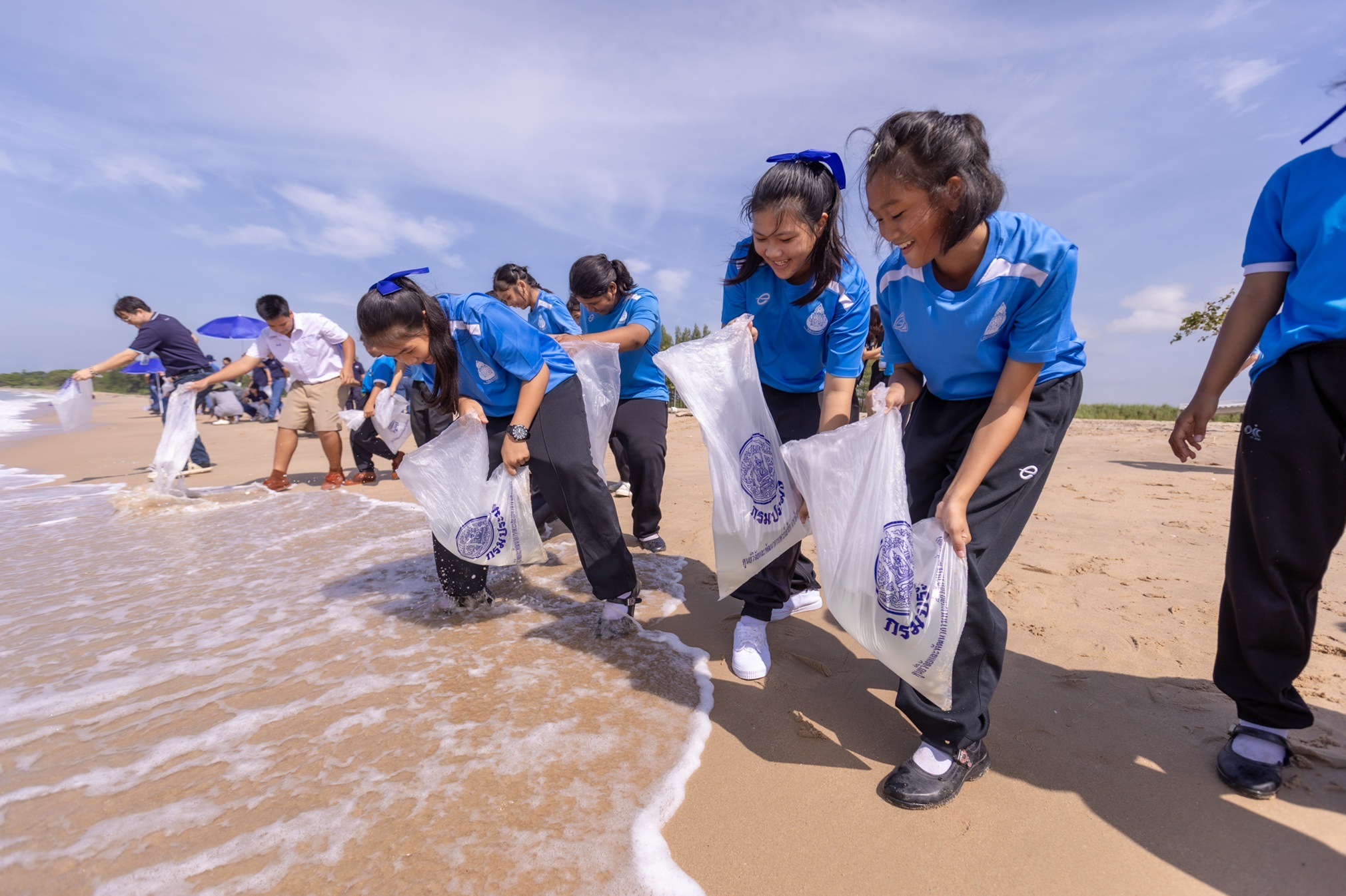 ตัวแทนชุมชนและกลุ่มประมงพื้นบ้านหาดหนองแฟบร่วมกิจกรรมกับ SYS