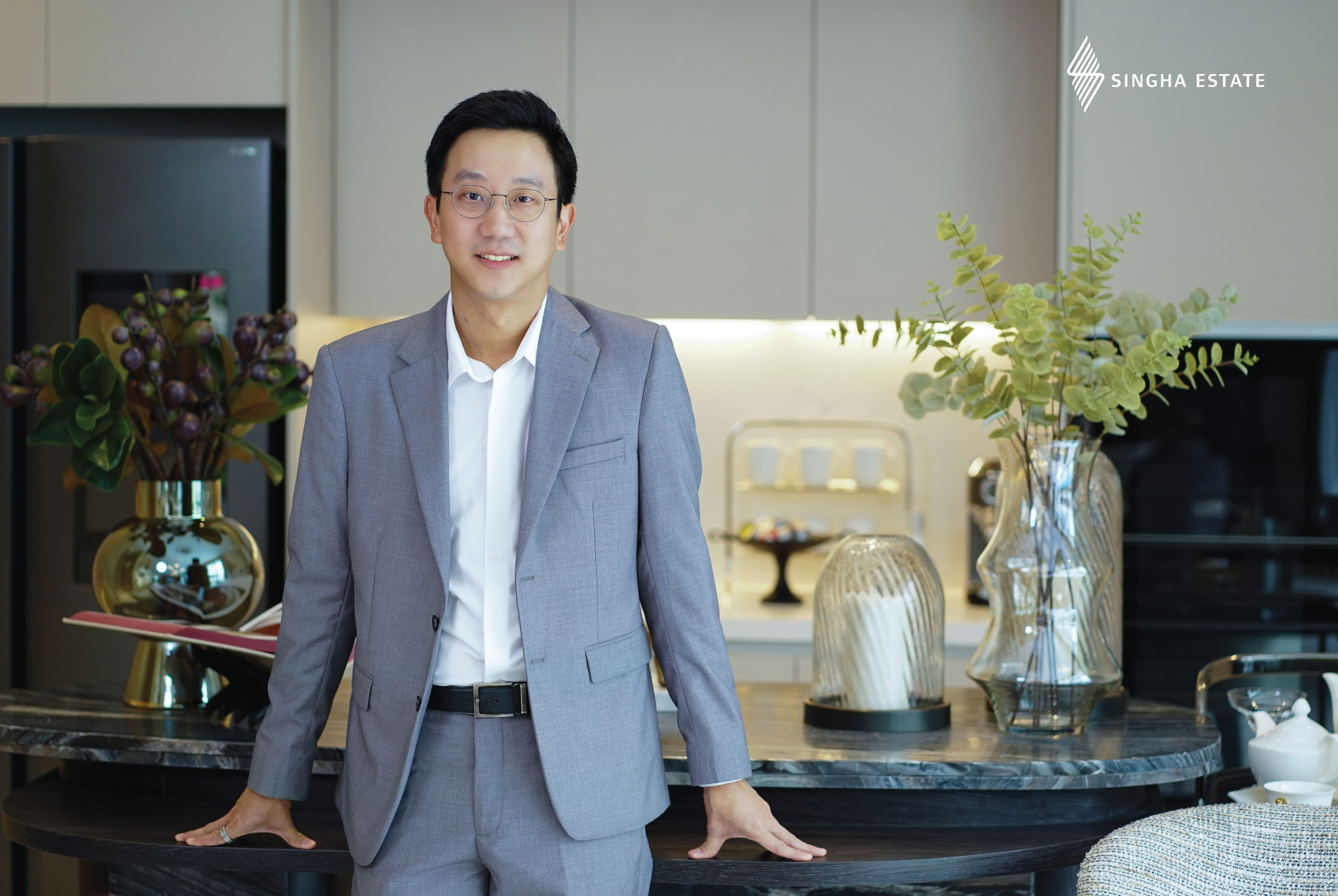 นายชัยรัตน์ ศิวะพรพันธ์ ประธานเจ้าหน้าที่บริหาร บริษัท สิงห์ เอสเตท จำกัด (มหาชน)