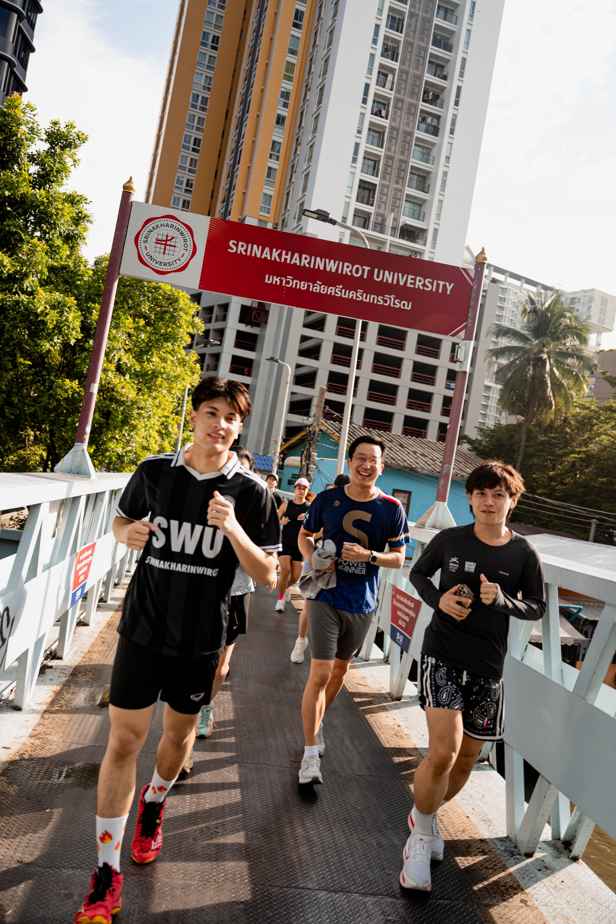 บรรยากาศนักวิ่งในงาน SINGHA COMPLEX x ASOK MODEL RUN 2026