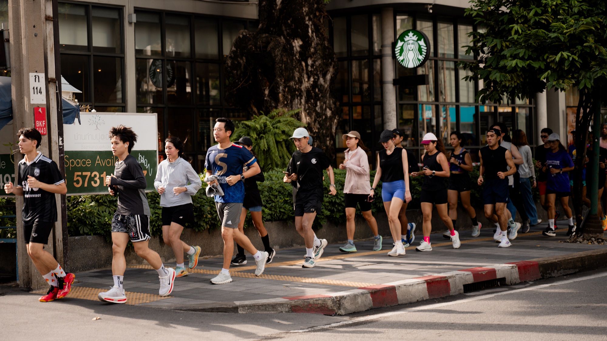 ผู้เข้าร่วมงาน SINGHA COMPLEX x ASOK MODEL RUN 2026