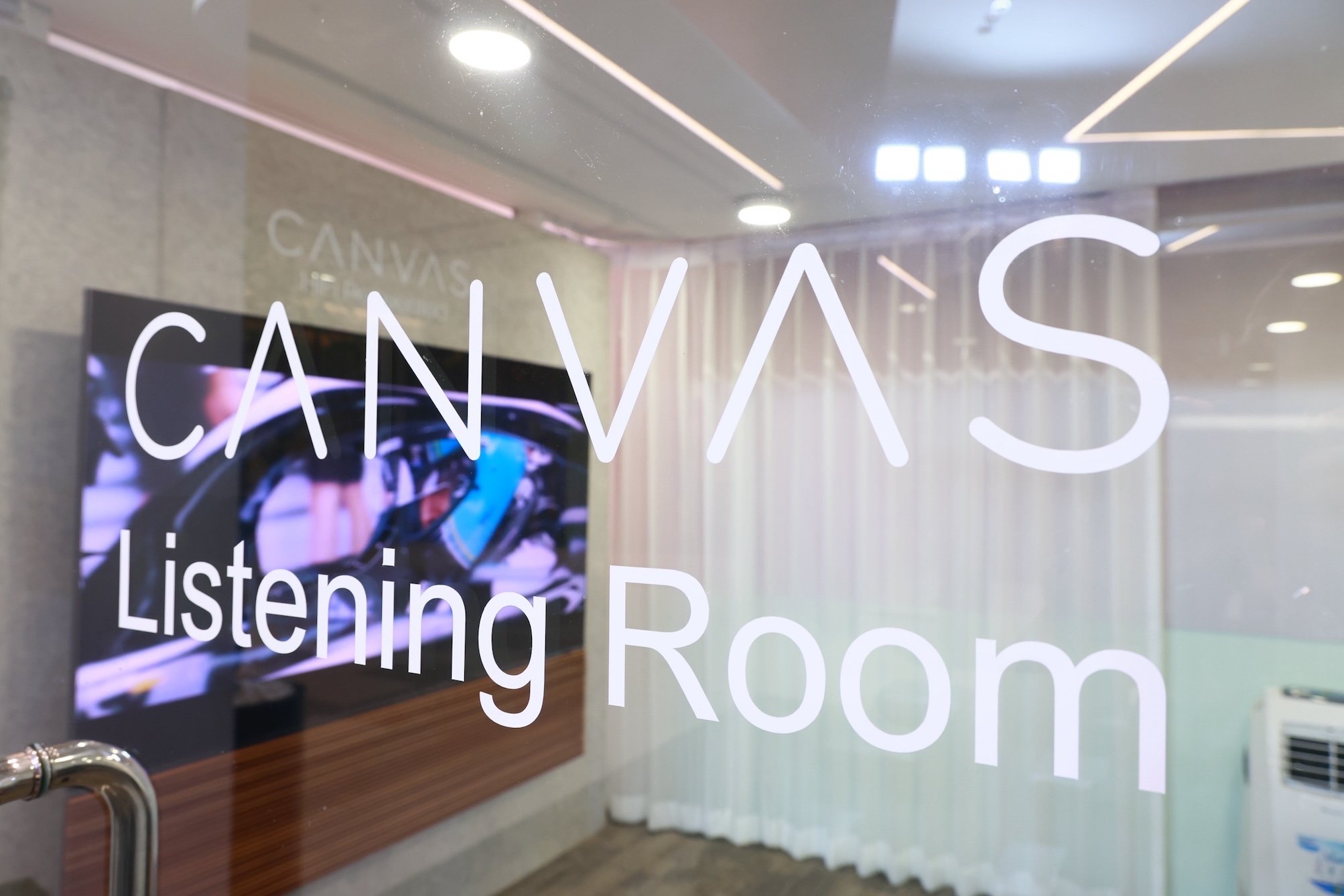 การจัดแสดงทีวีซัมซุงร่วมกับ CANVAS HiFi ภายในโชว์รูม