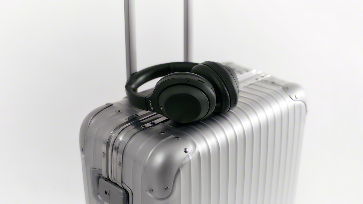 Sony WH-1000XM4C สีดำ ในดีไซน์พับเก็บได้